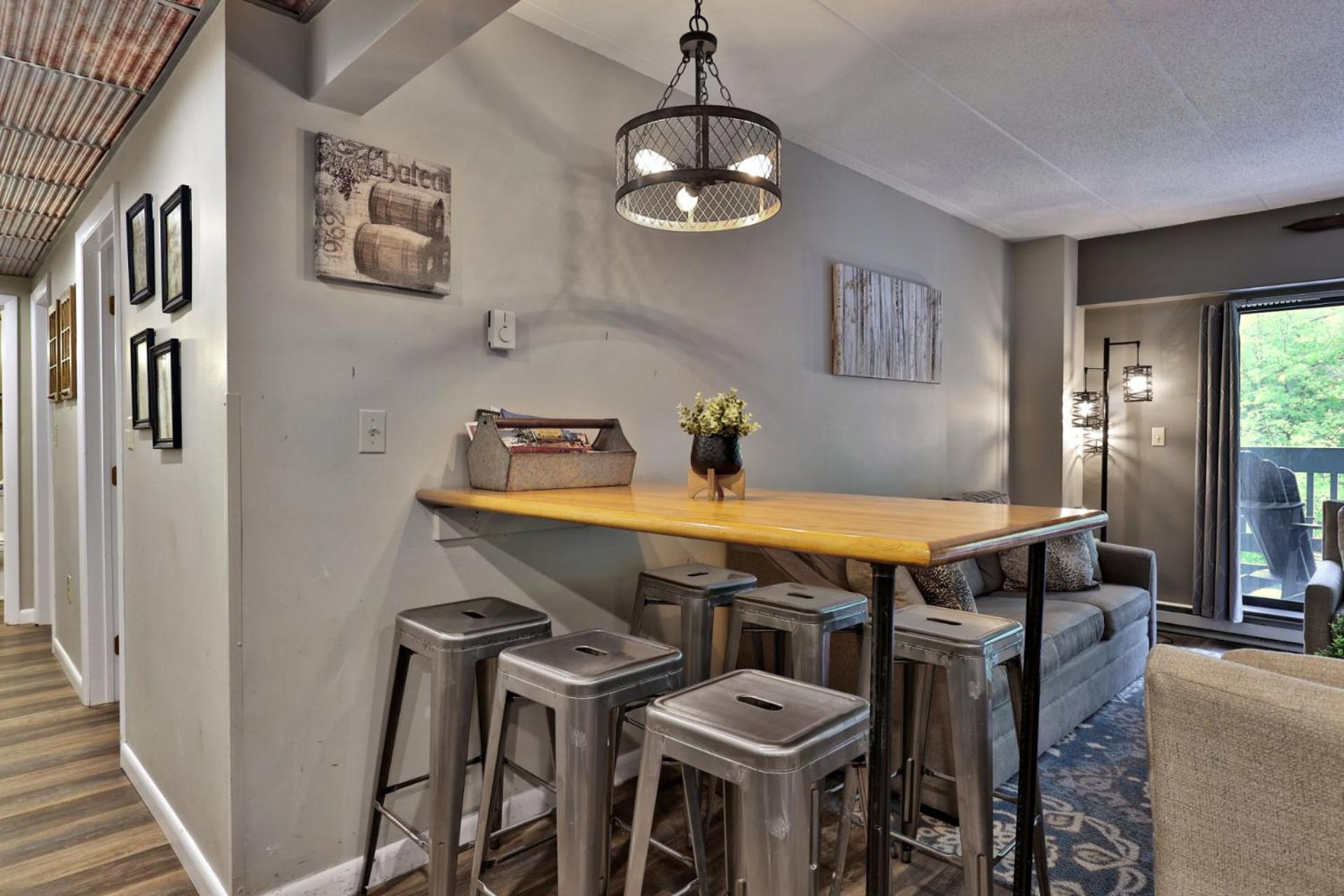 Ski, Hike, Relax - 2BR Killington Condo with Balcony and Free Shuttle