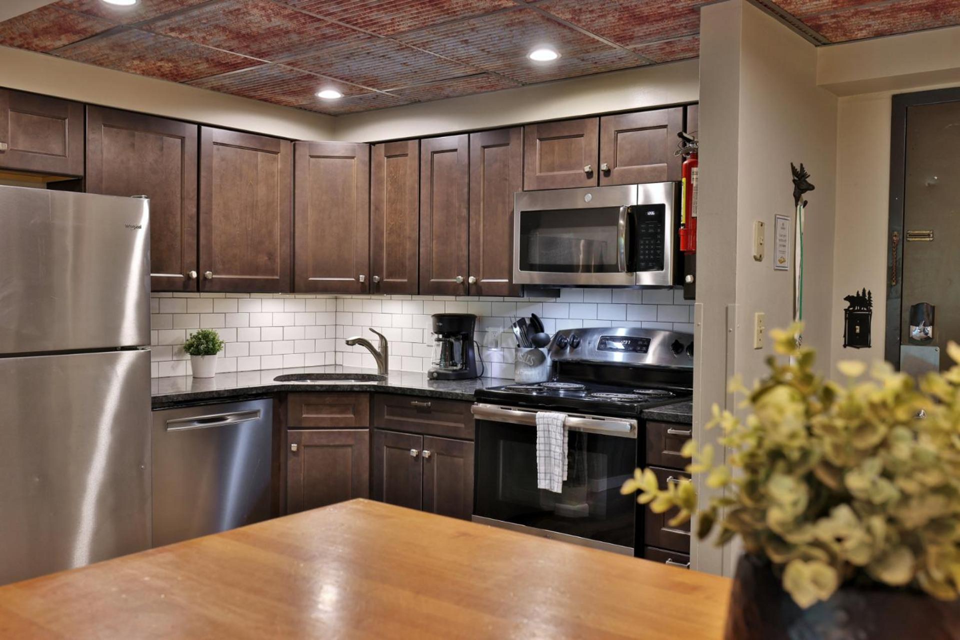 Ski, Hike, Relax - 2BR Killington Condo with Balcony and Free Shuttle