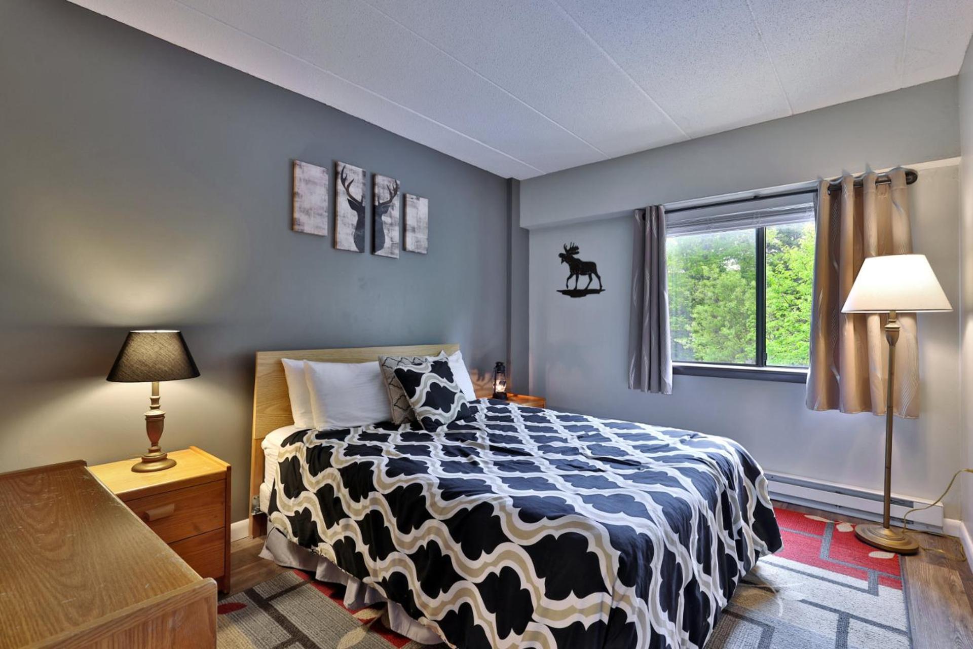 Ski, Hike, Relax - 2BR Killington Condo with Balcony and Free Shuttle