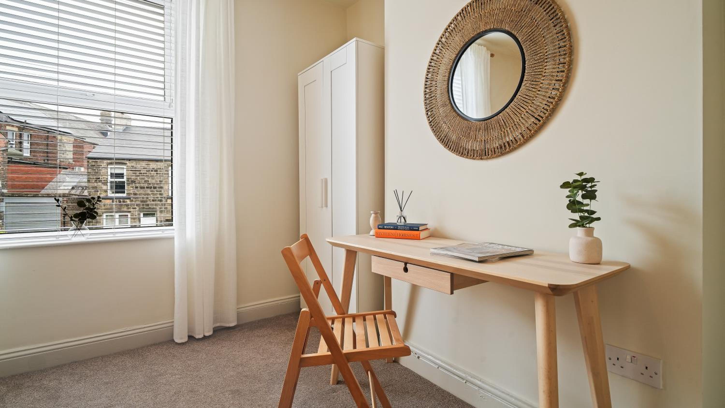 Crookes Gem with Garden & Alpacas Nearby
