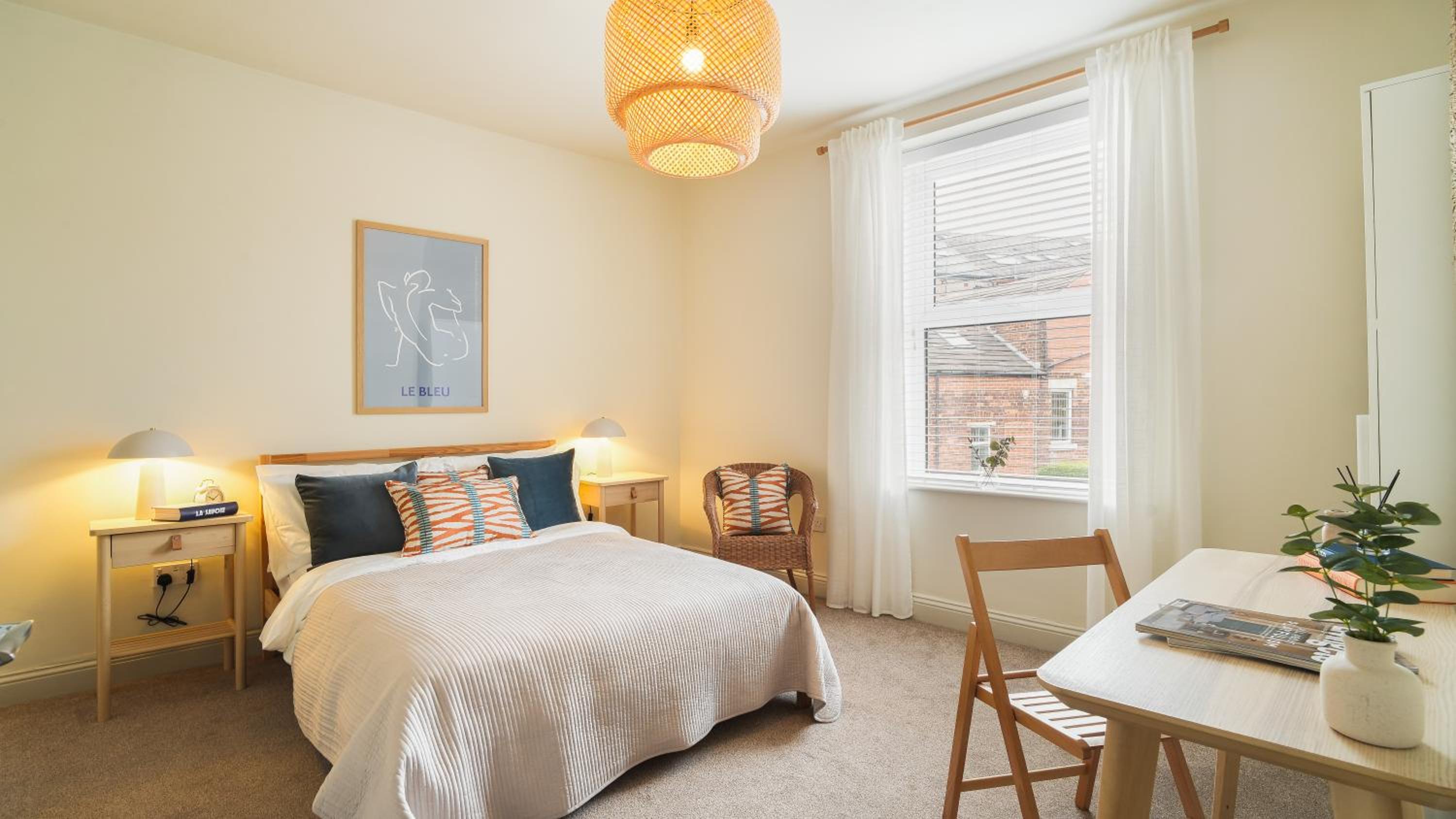 Crookes Gem with Garden & Alpacas Nearby