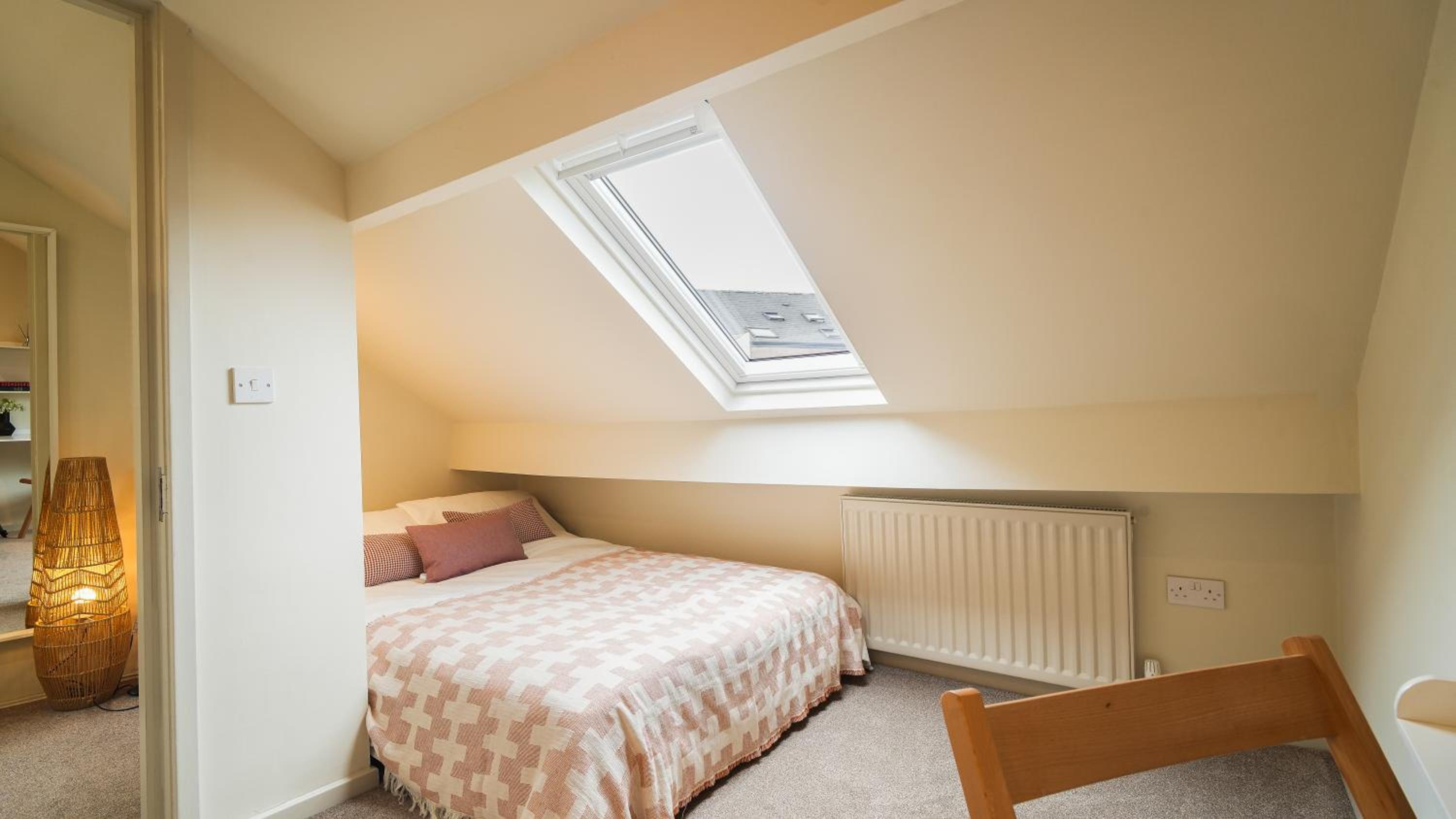 Crookes Gem with Garden & Alpacas Nearby