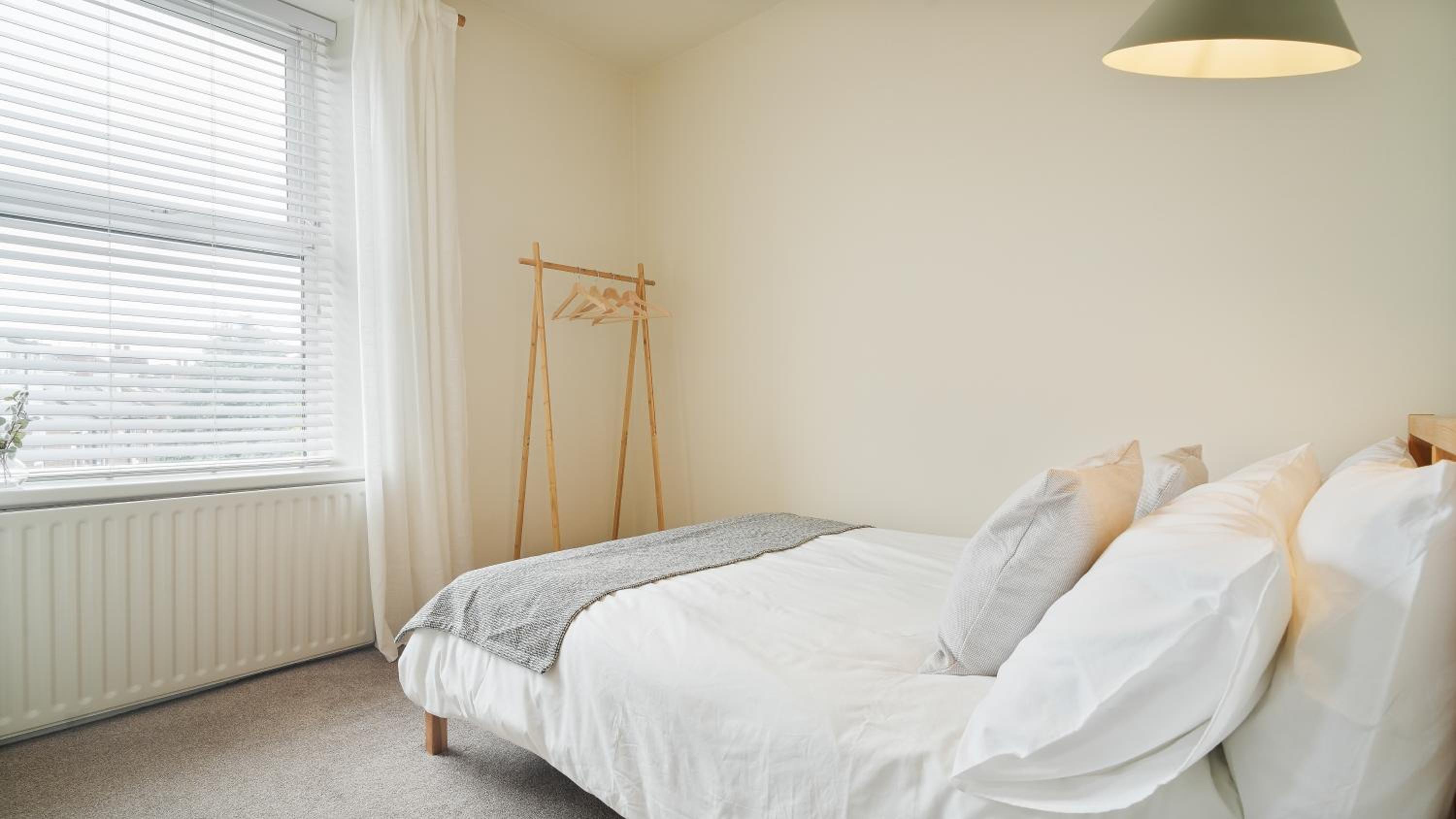 Crookes Gem with Garden & Alpacas Nearby