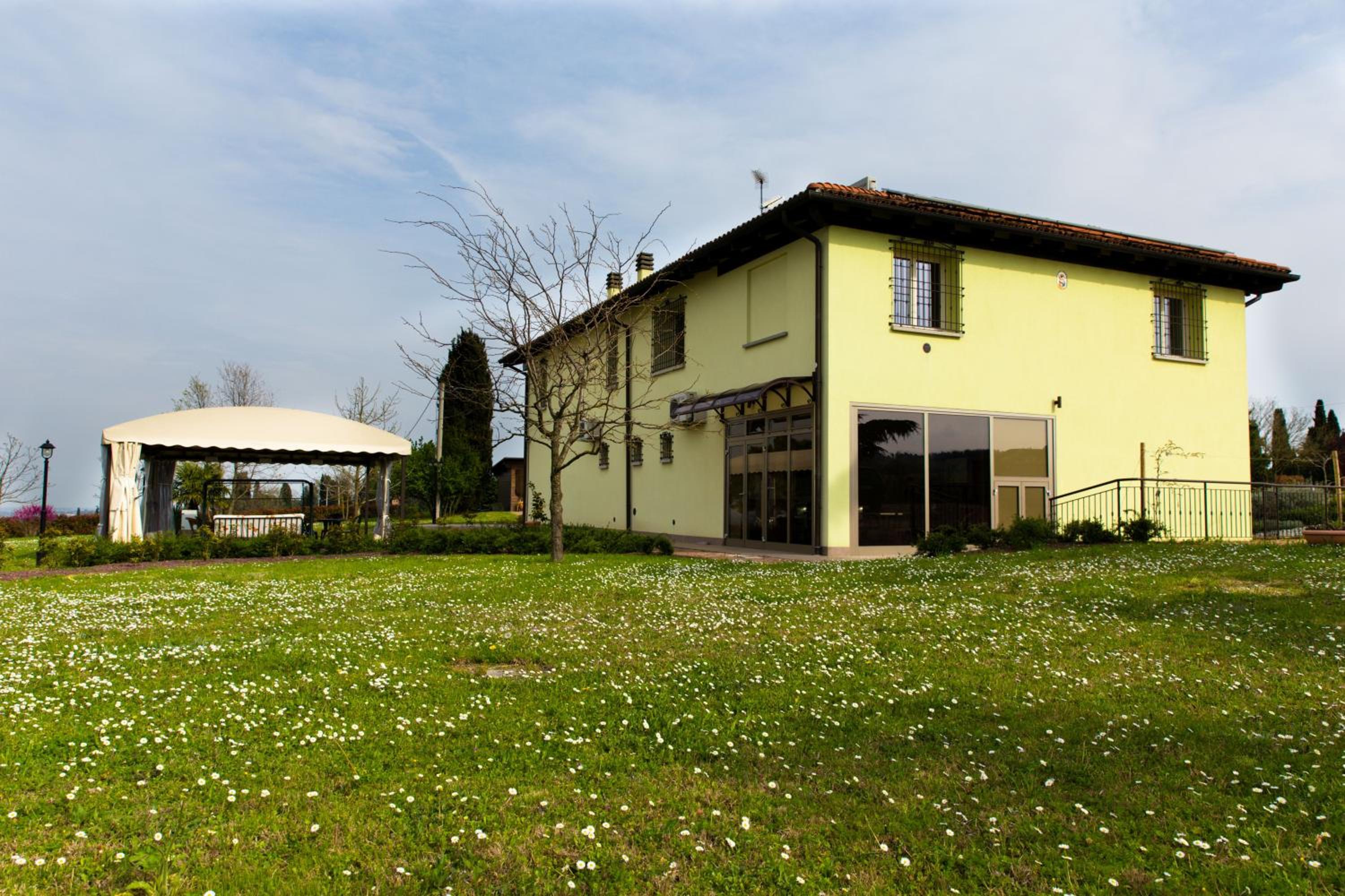 Photo 23