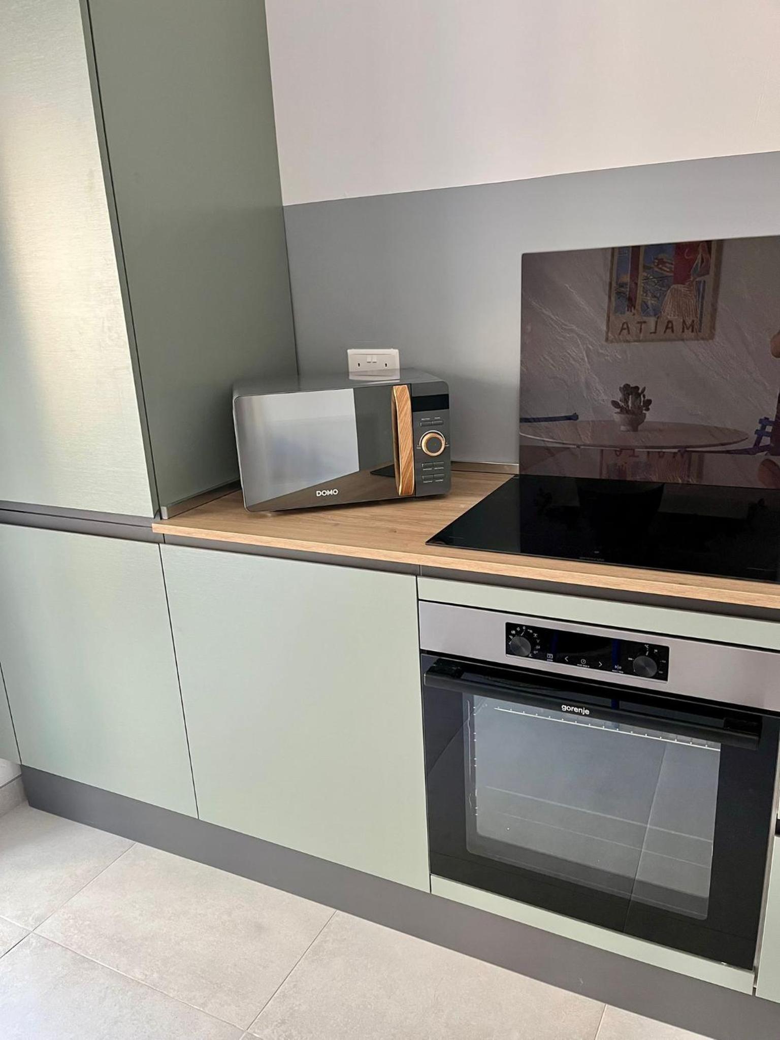 Sea View Duplex - Sliema Centre