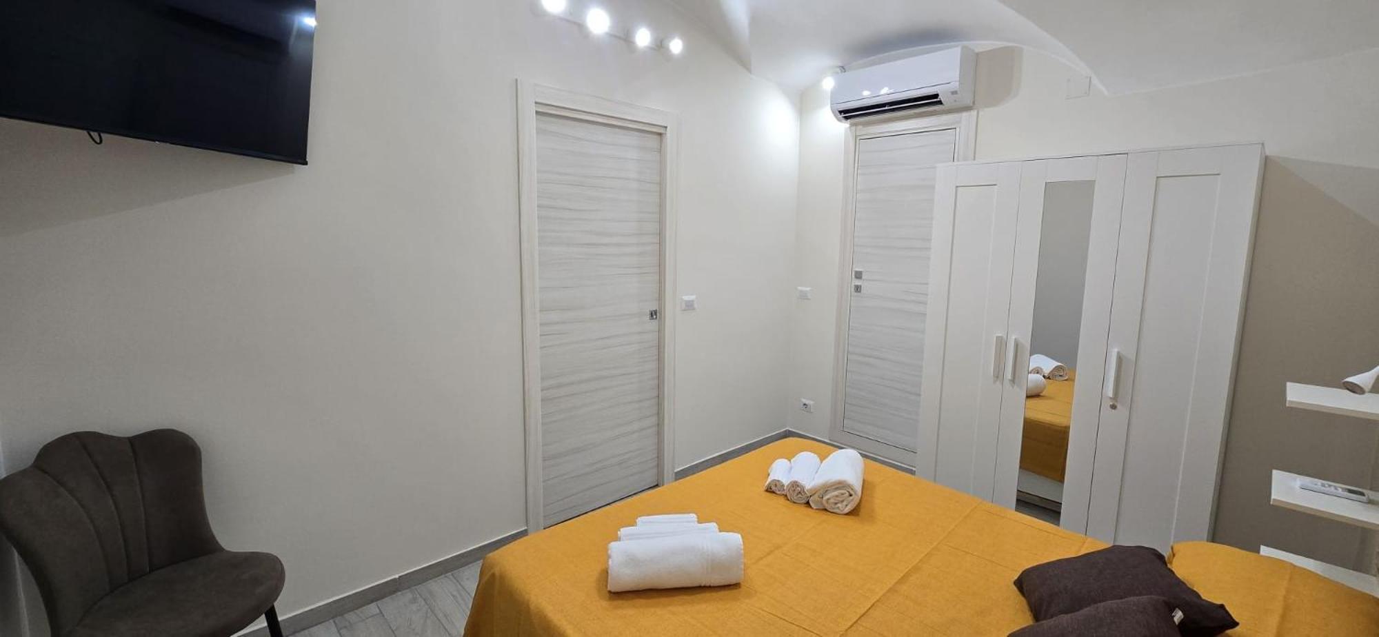 Crociferi Home di Agata e Aurora