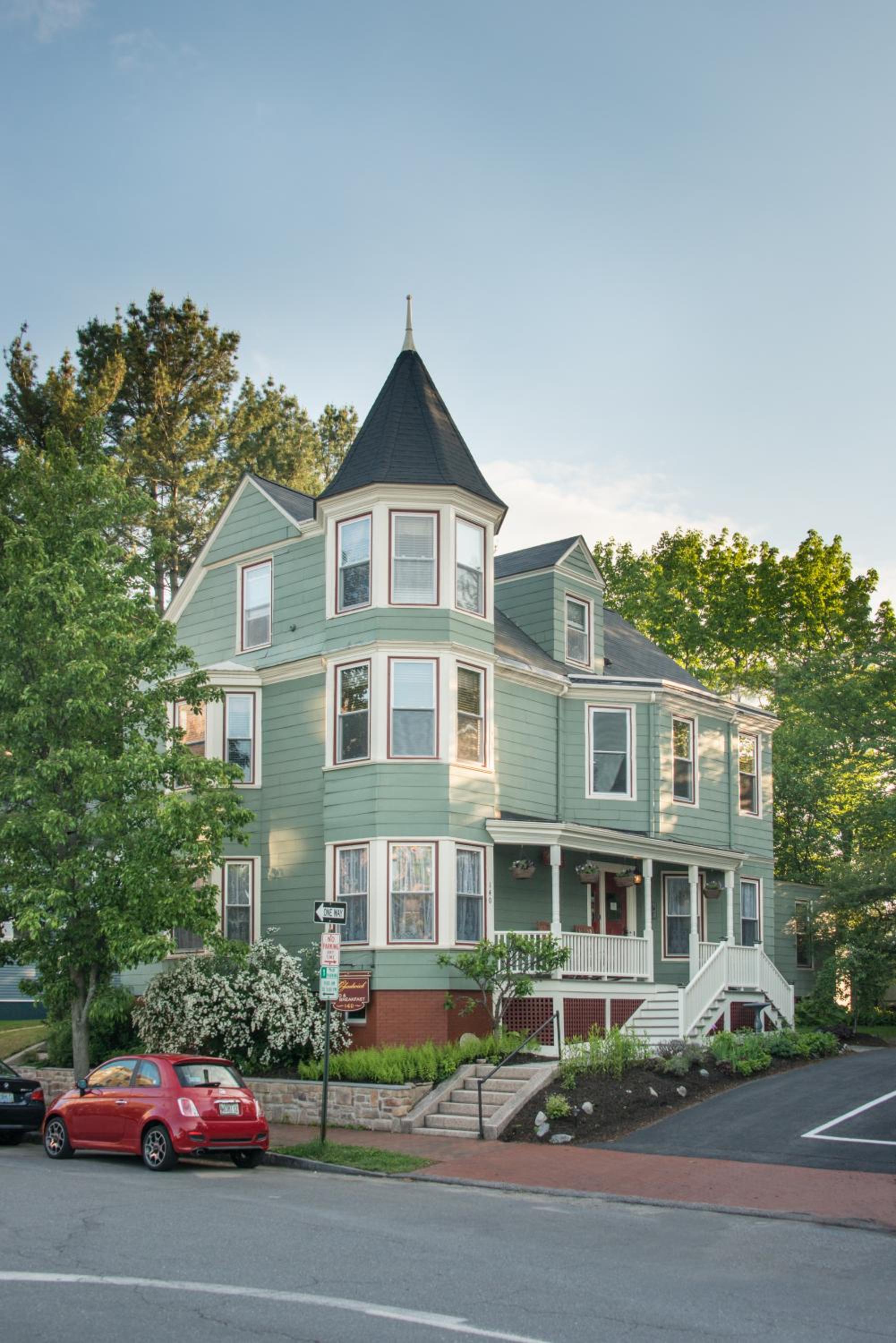 Portland Vacations - The Chadwick Bed and Breakfast - Property Image 14