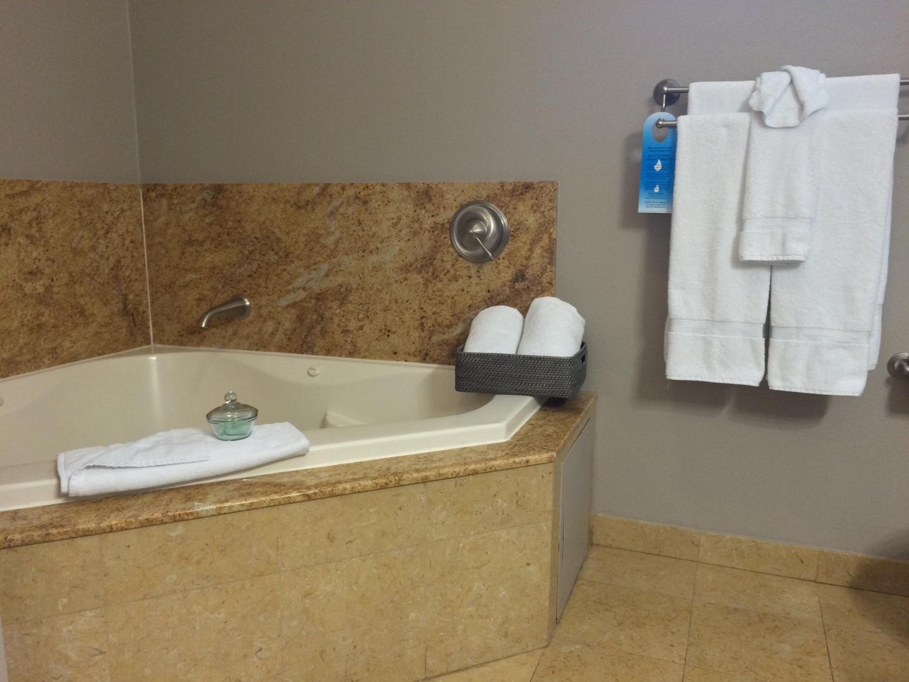 Maui Vacations - Bel Abri Napa Valley Inn - Property Image 7