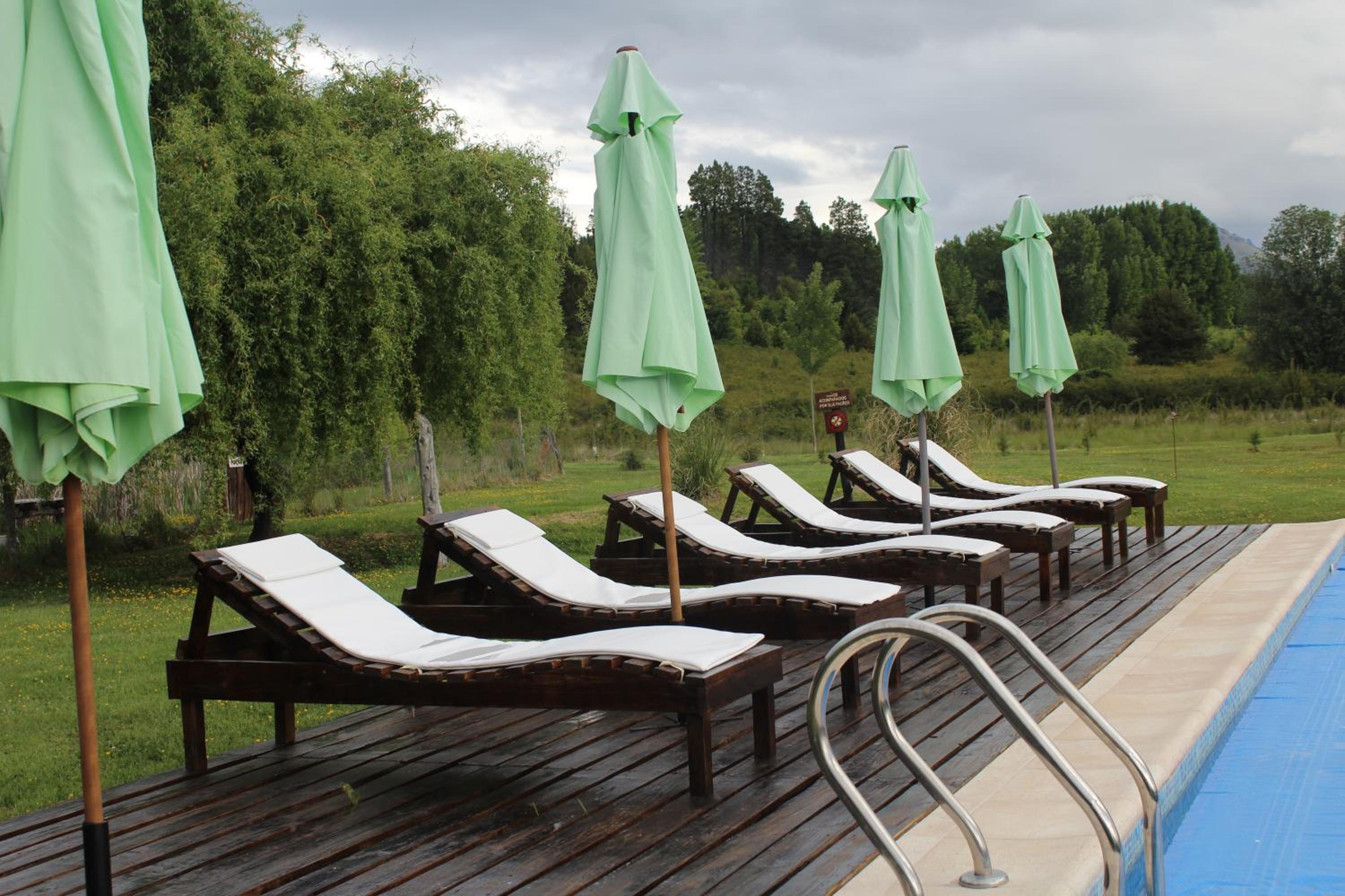 Las Nubes Piscina interior y exterior