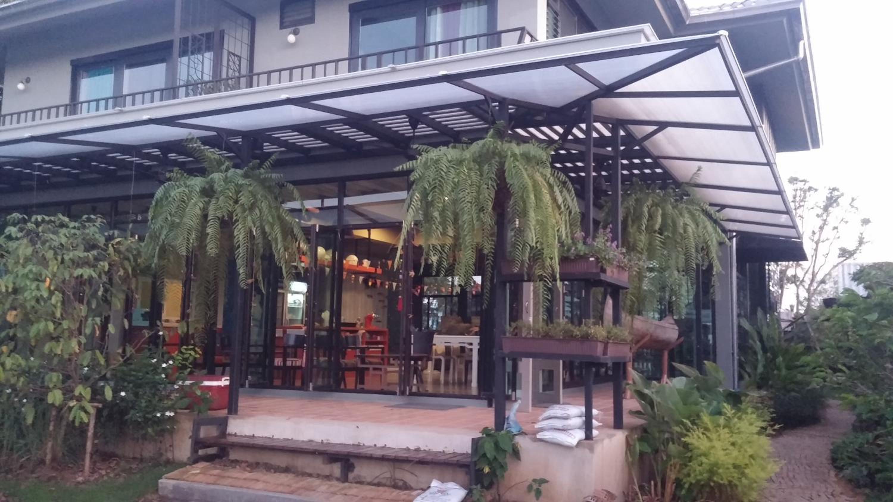 Amphawa Caza Platuu