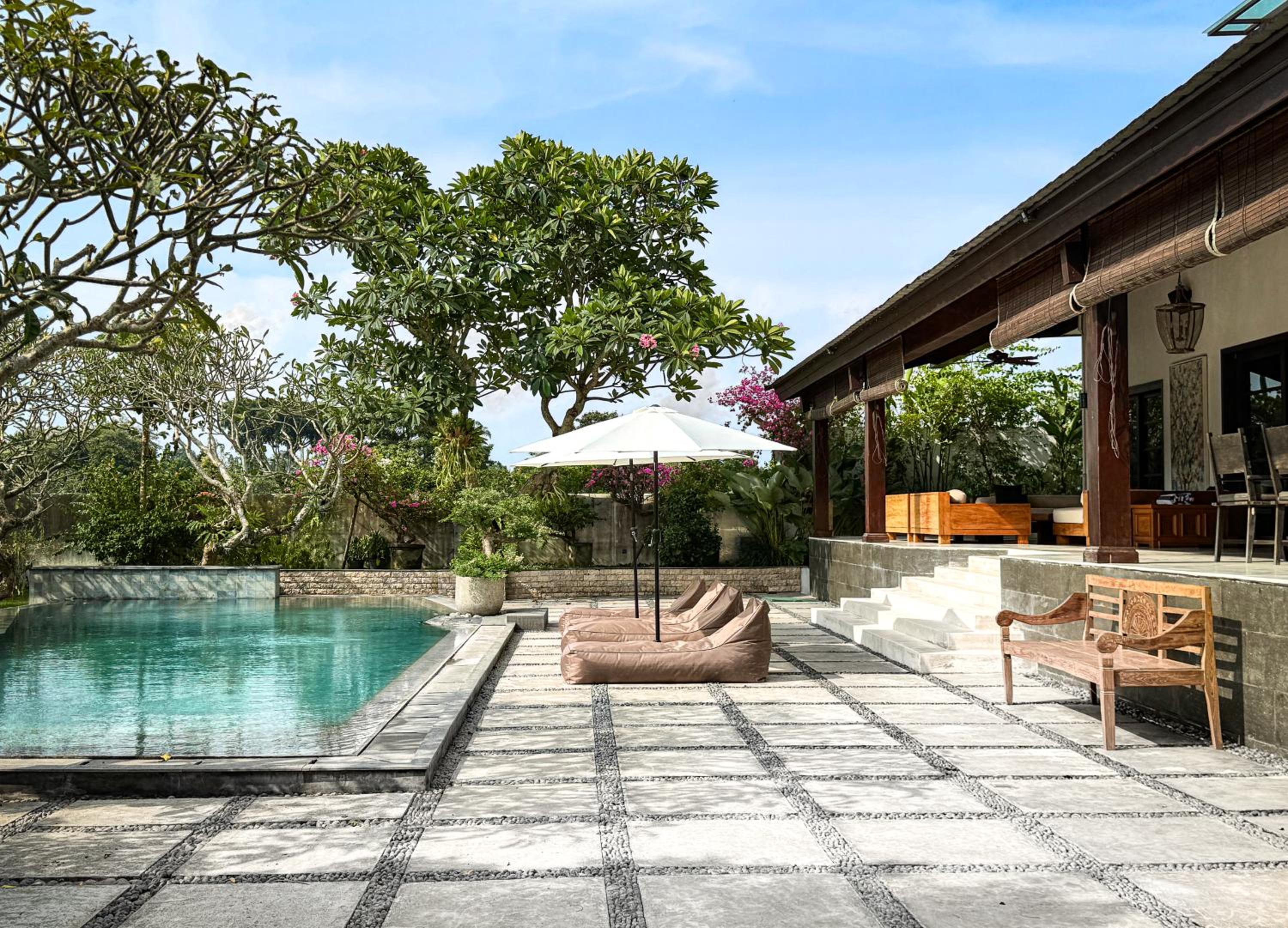 Luxury 4-Bedroom Pool Villa in Canggu - 7 mins to Beach