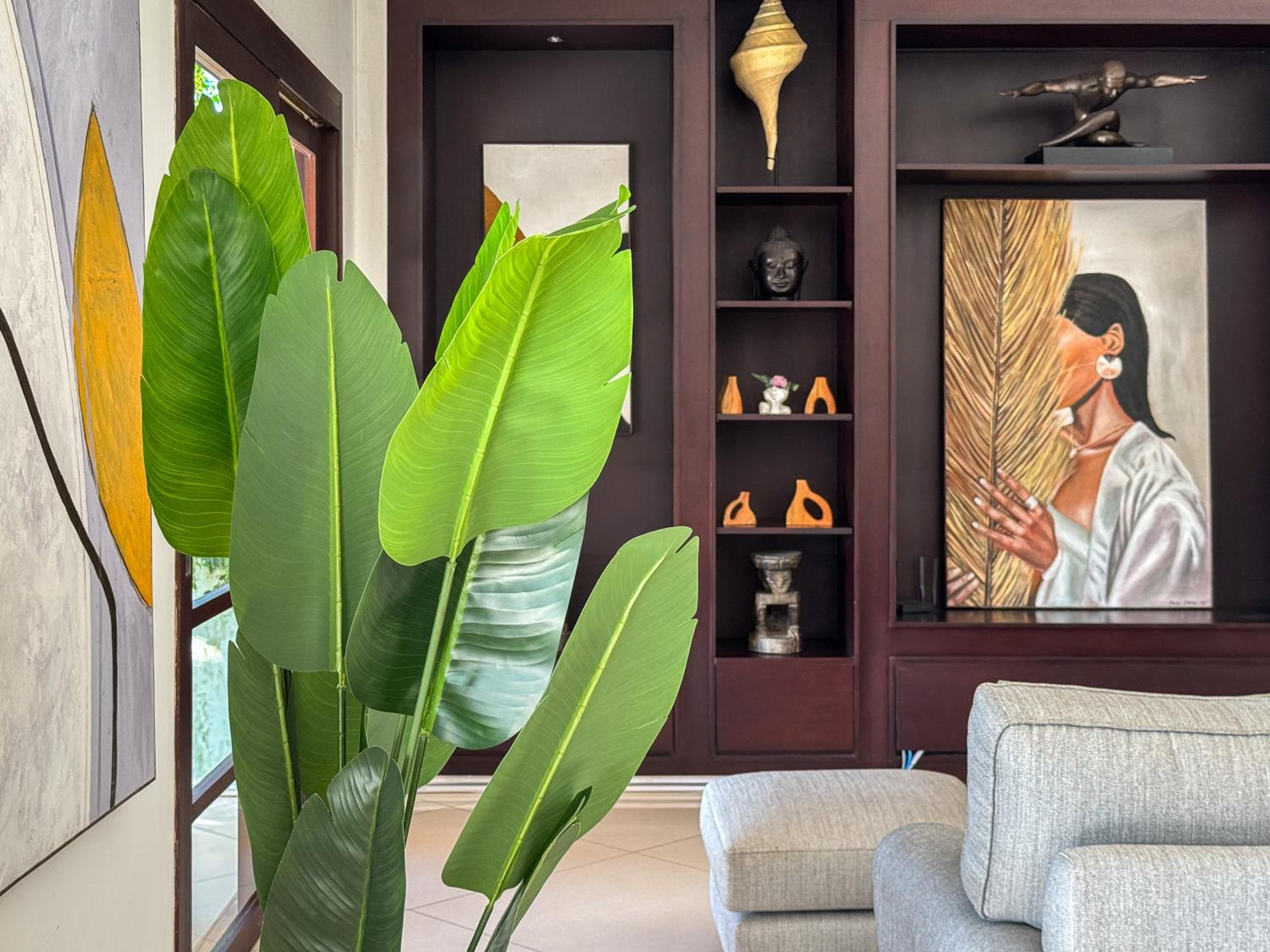 Luxury 4-Bedroom Pool Villa in Canggu - 7 mins to Beach