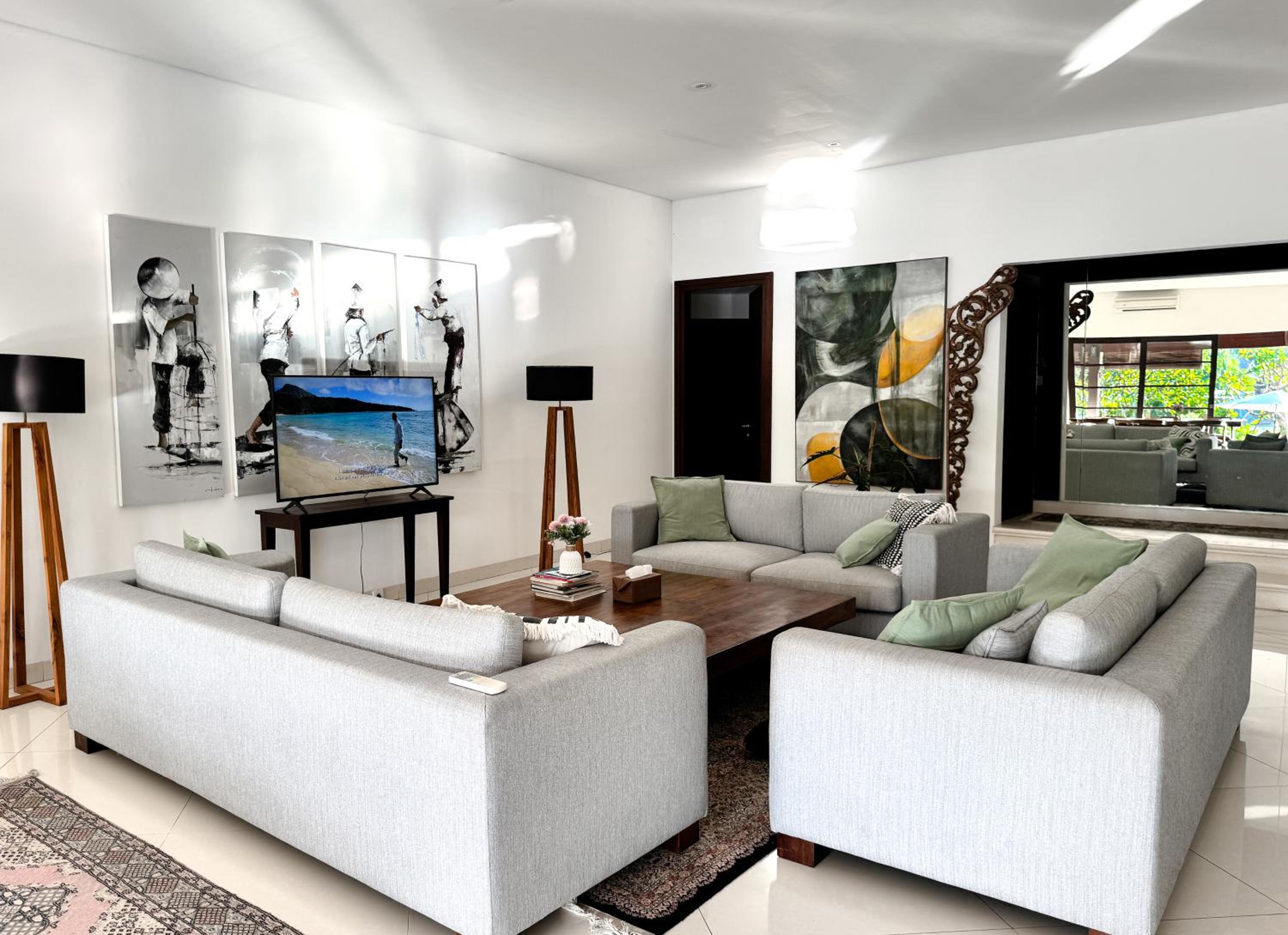 Luxury 4-Bedroom Pool Villa in Canggu - 7 mins to Beach
