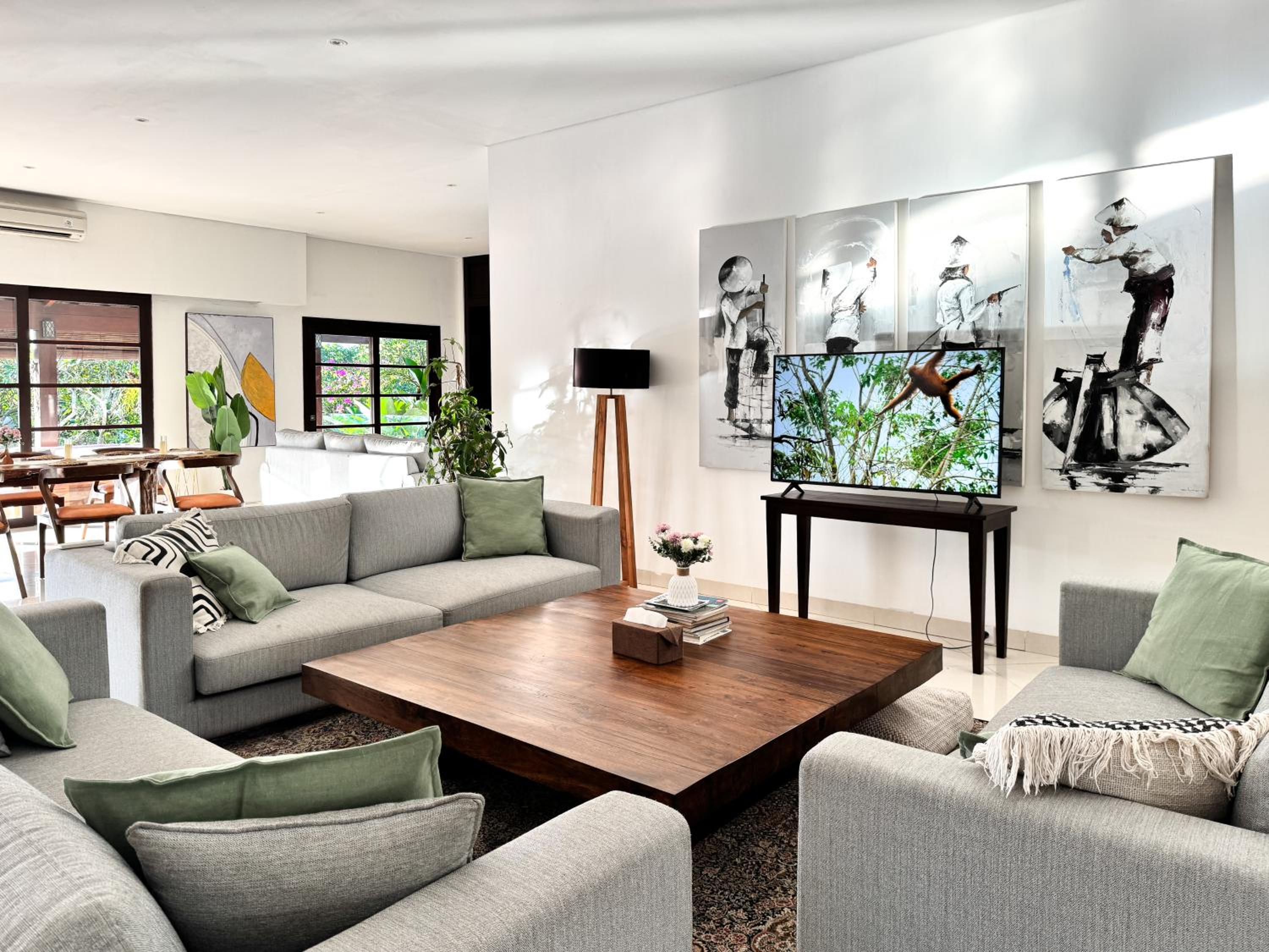Luxury 4-Bedroom Pool Villa in Canggu - 7 mins to Beach