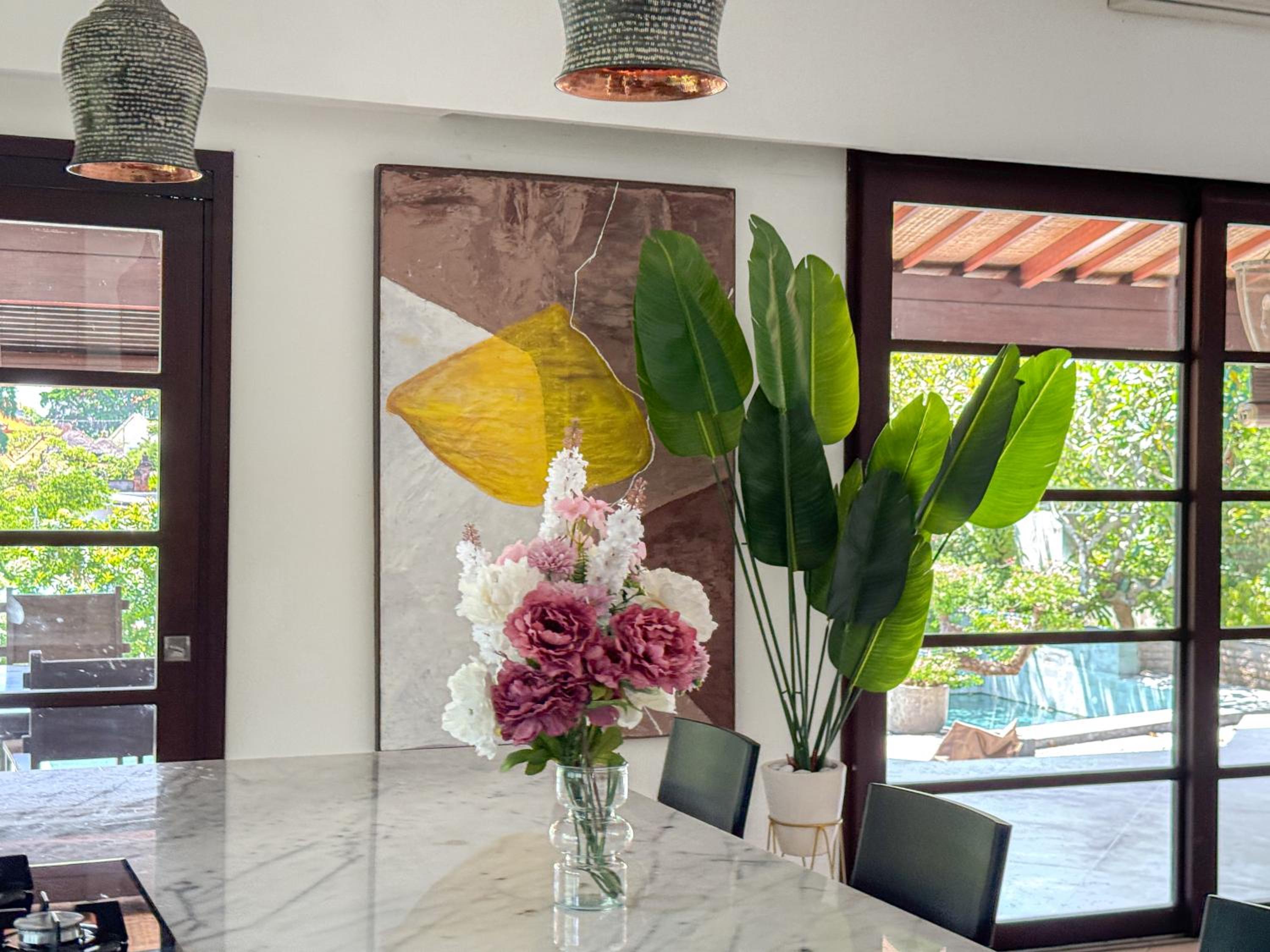 Luxury 4-Bedroom Pool Villa in Canggu - 7 mins to Beach