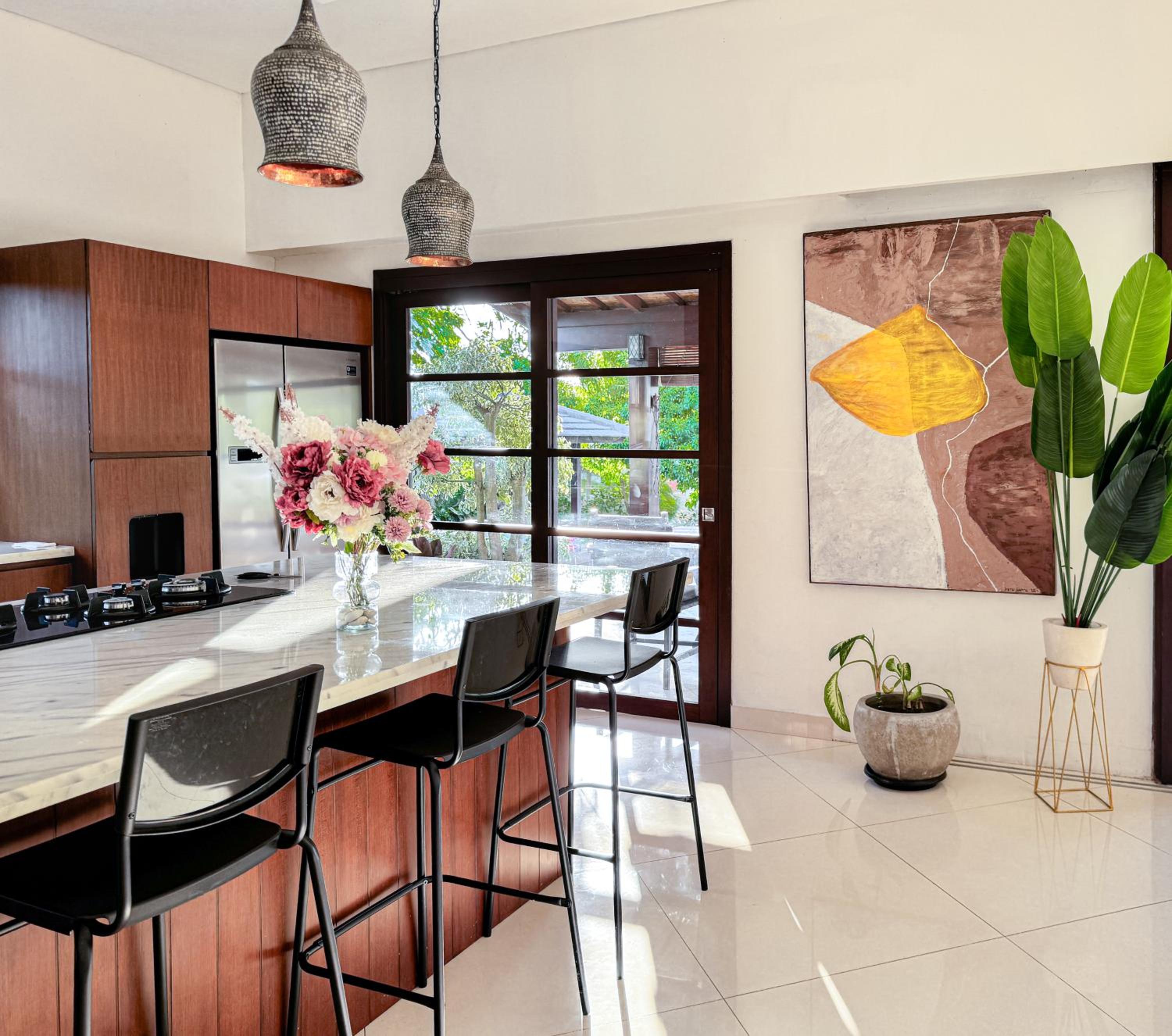 Luxury 4-Bedroom Pool Villa in Canggu - 7 mins to Beach