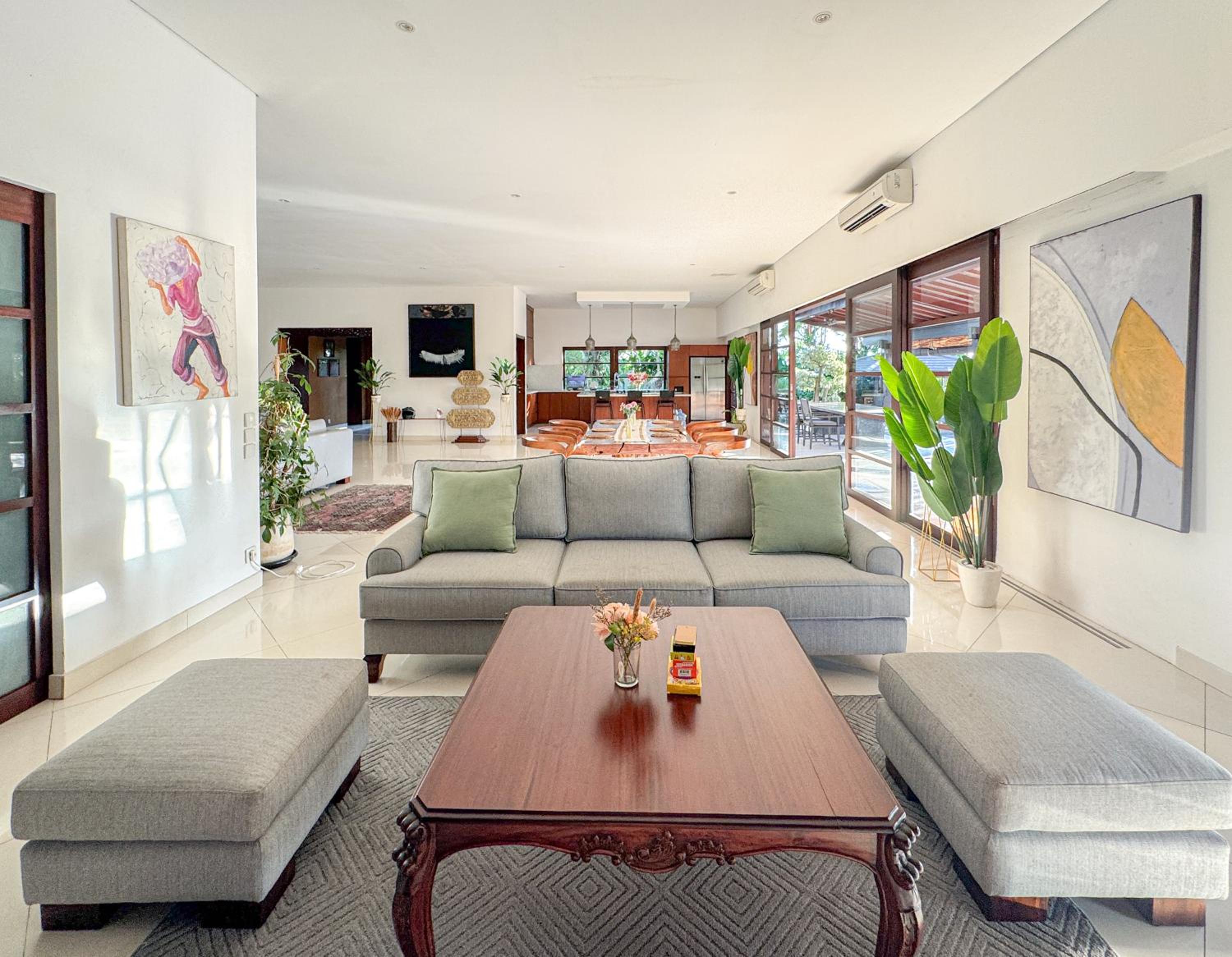 Luxury 4-Bedroom Pool Villa in Canggu - 7 mins to Beach