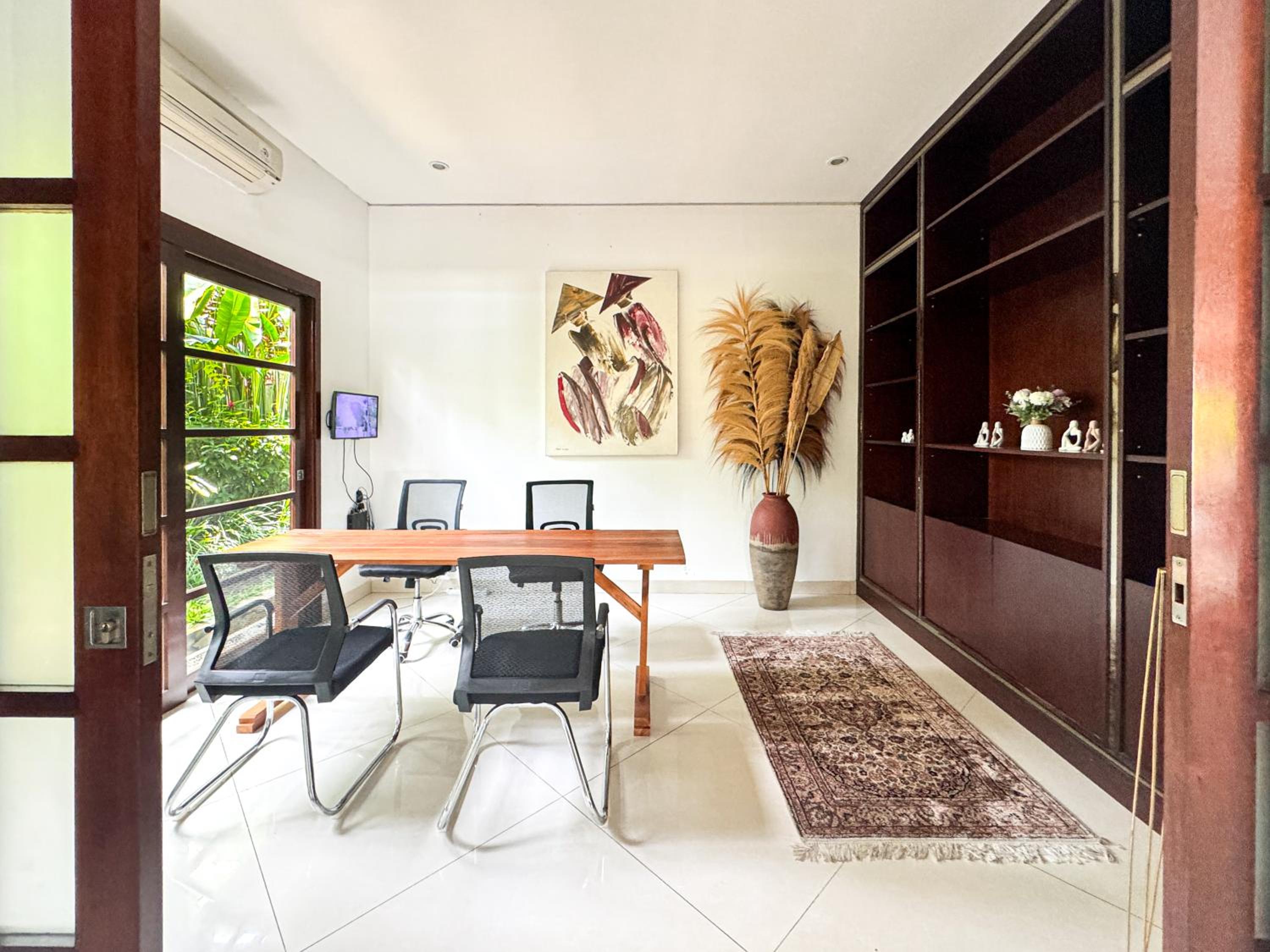 Luxury 4-Bedroom Pool Villa in Canggu - 7 mins to Beach