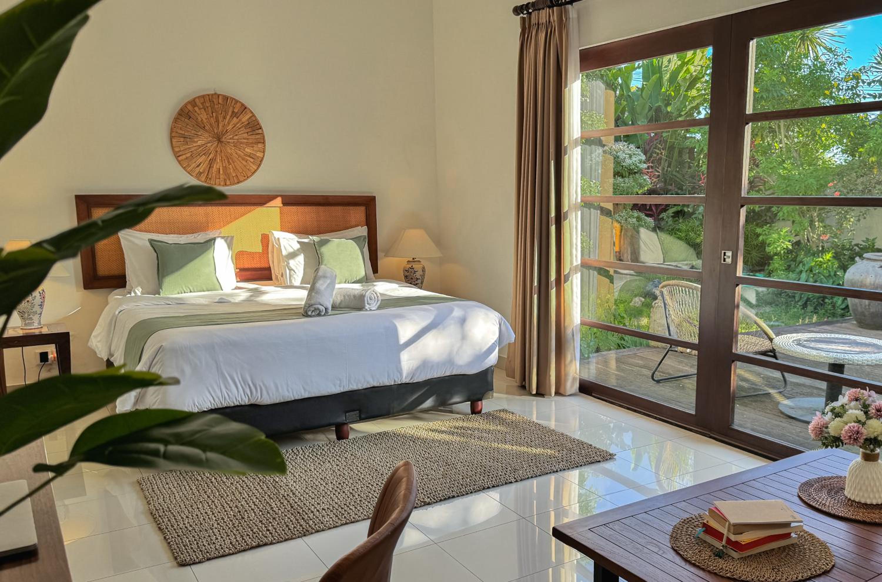 Luxury 4-Bedroom Pool Villa in Canggu - 7 mins to Beach