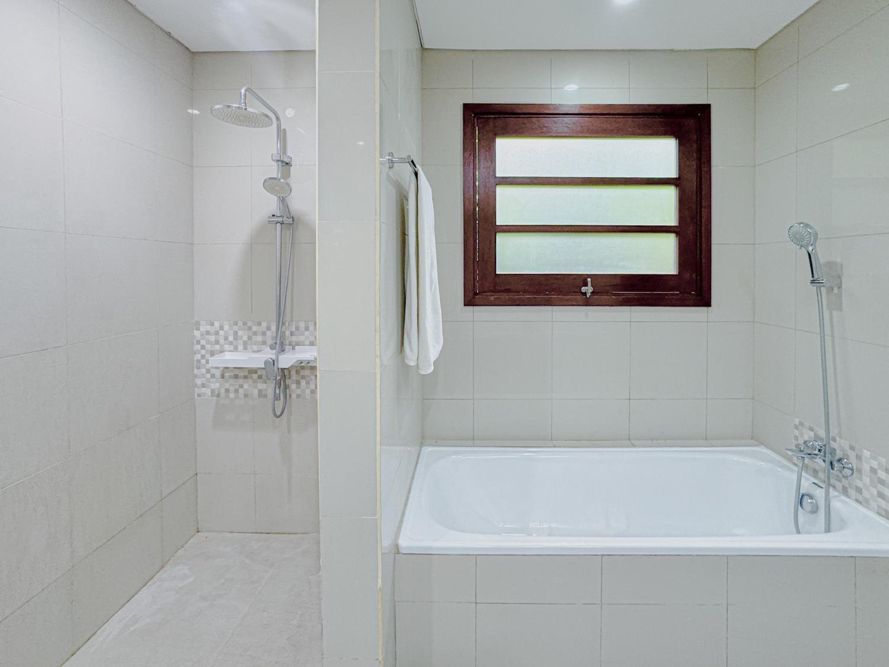Luxury 4-Bedroom Pool Villa in Canggu - 7 mins to Beach