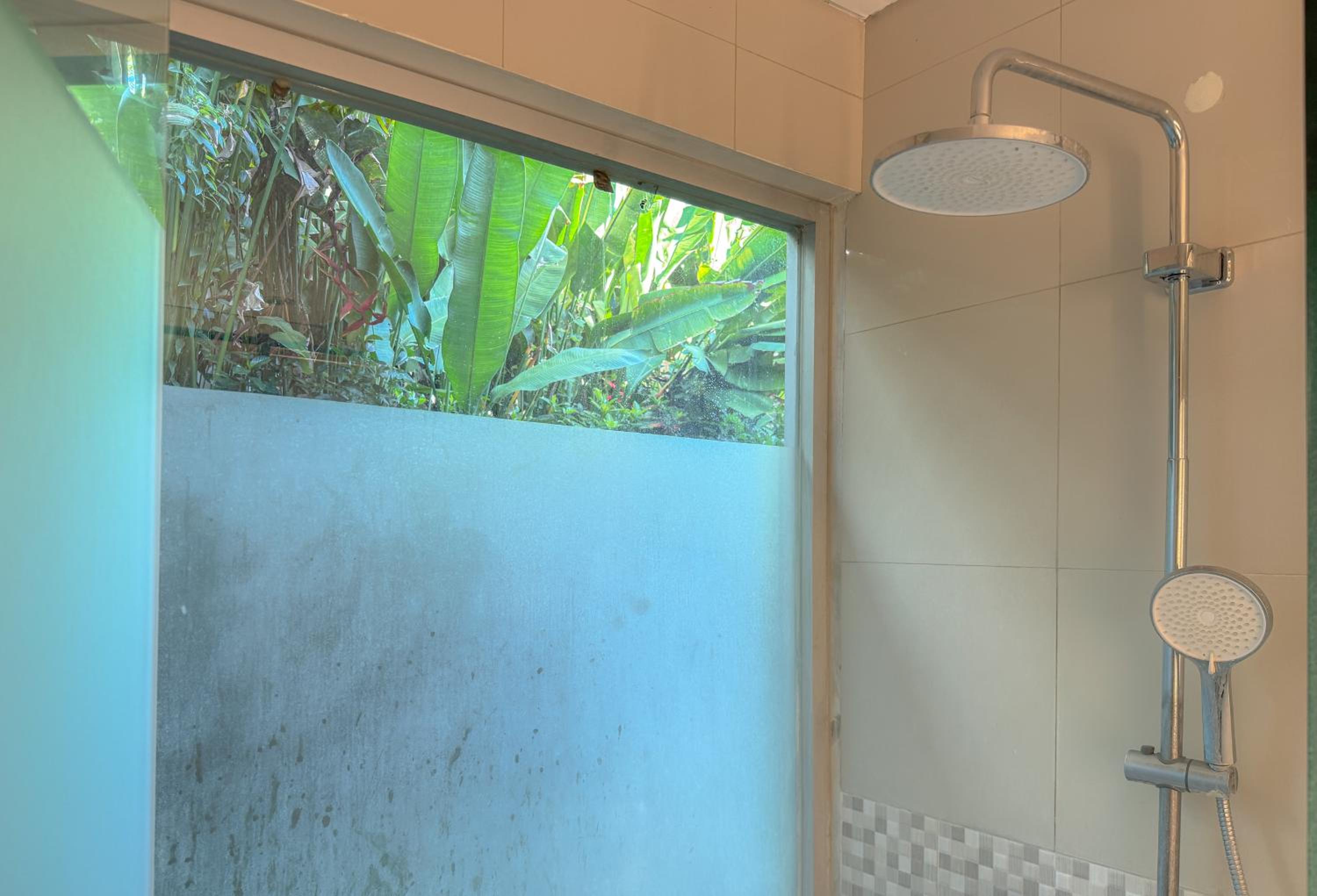 Luxury 4-Bedroom Pool Villa in Canggu - 7 mins to Beach