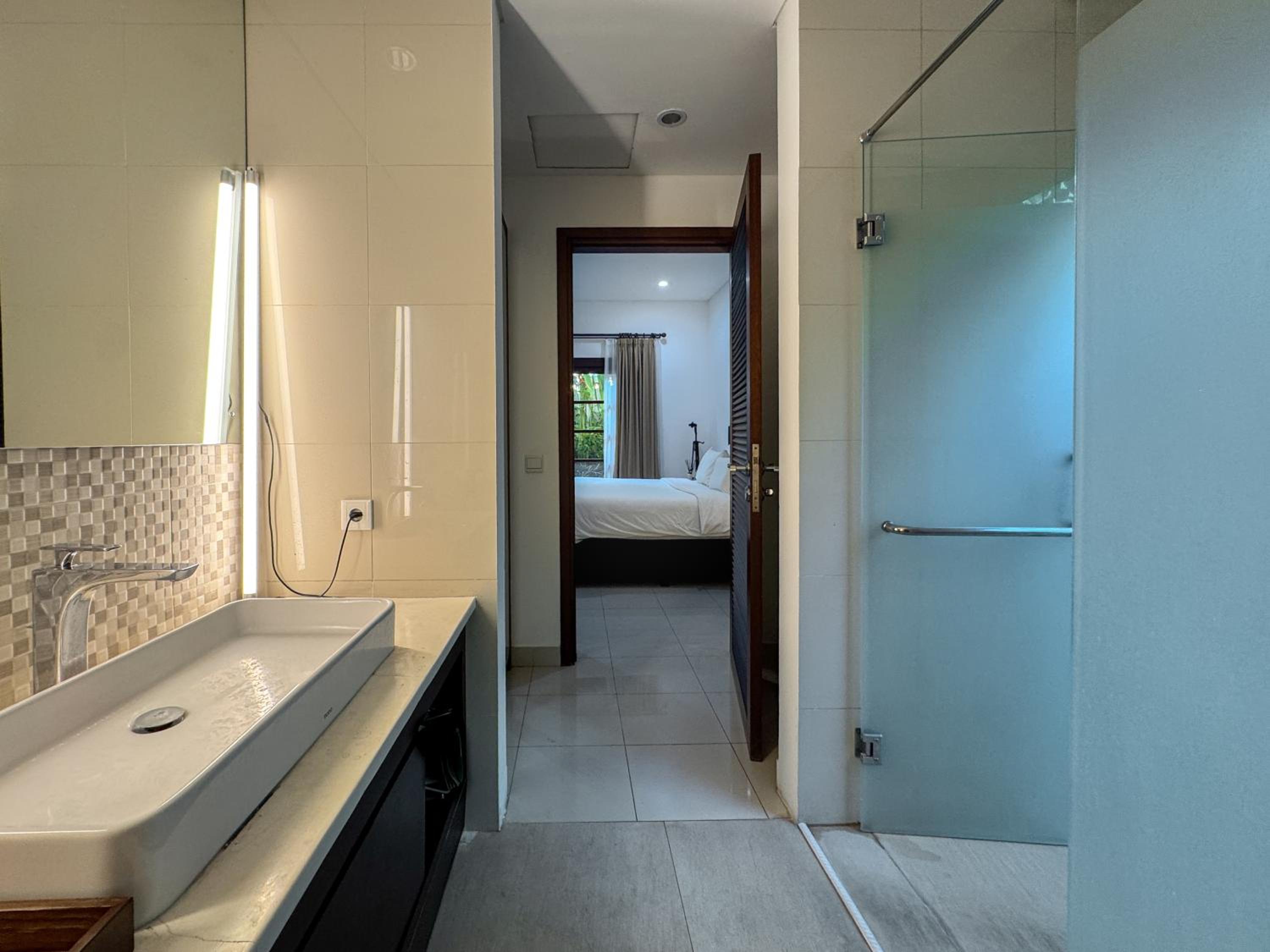 Luxury 4-Bedroom Pool Villa in Canggu - 7 mins to Beach