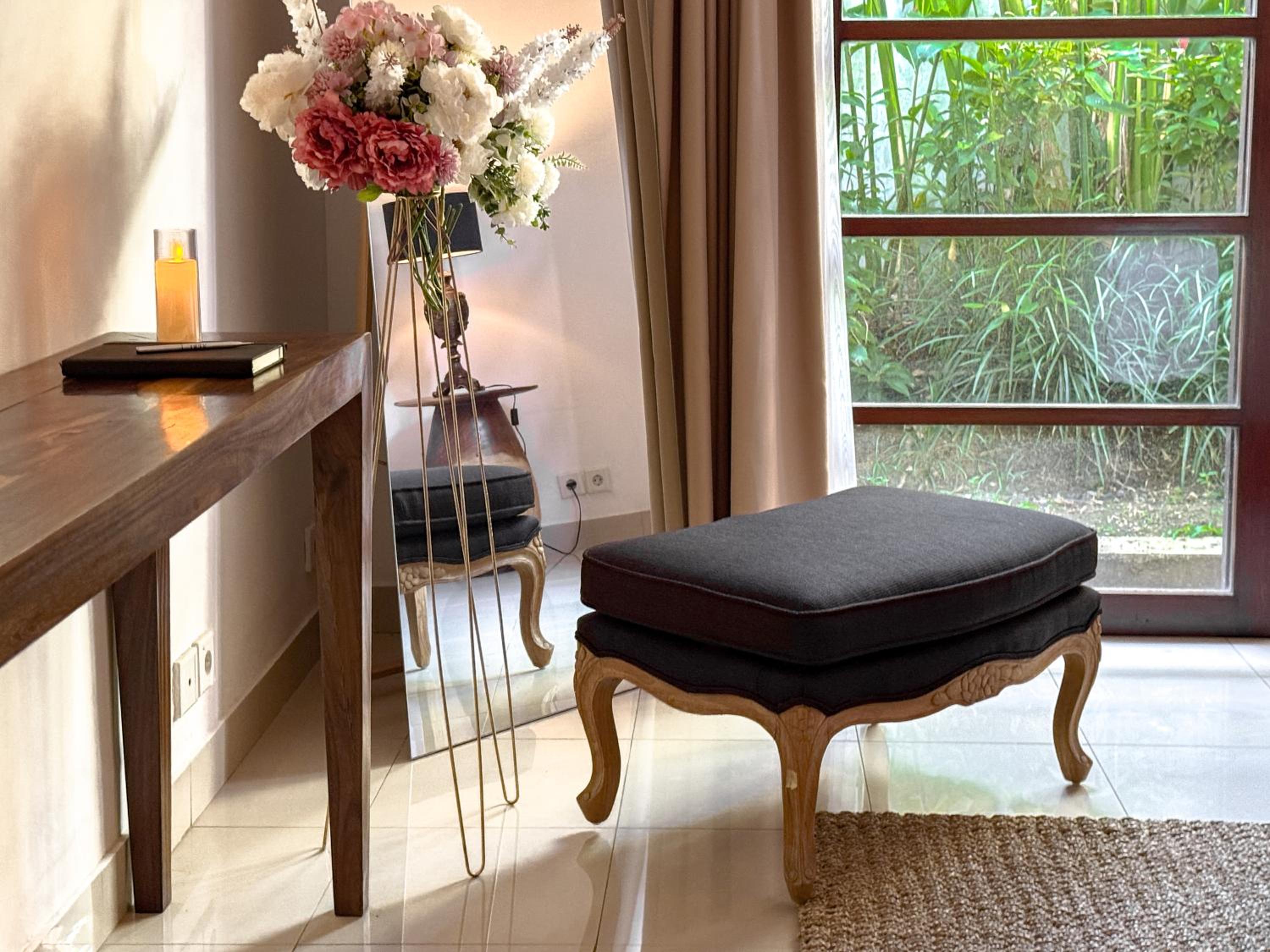 Luxury 4-Bedroom Pool Villa in Canggu - 7 mins to Beach