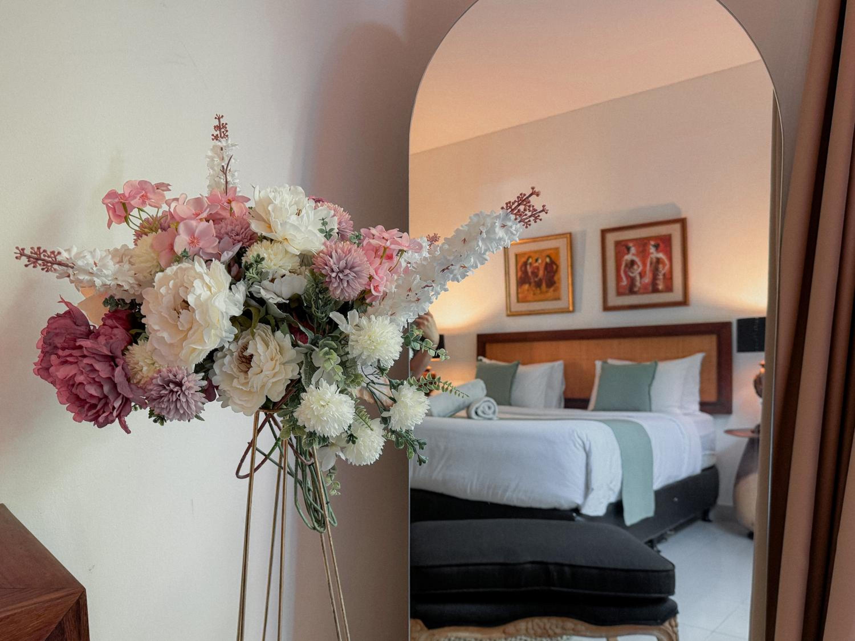Luxury 4-Bedroom Pool Villa in Canggu - 7 mins to Beach