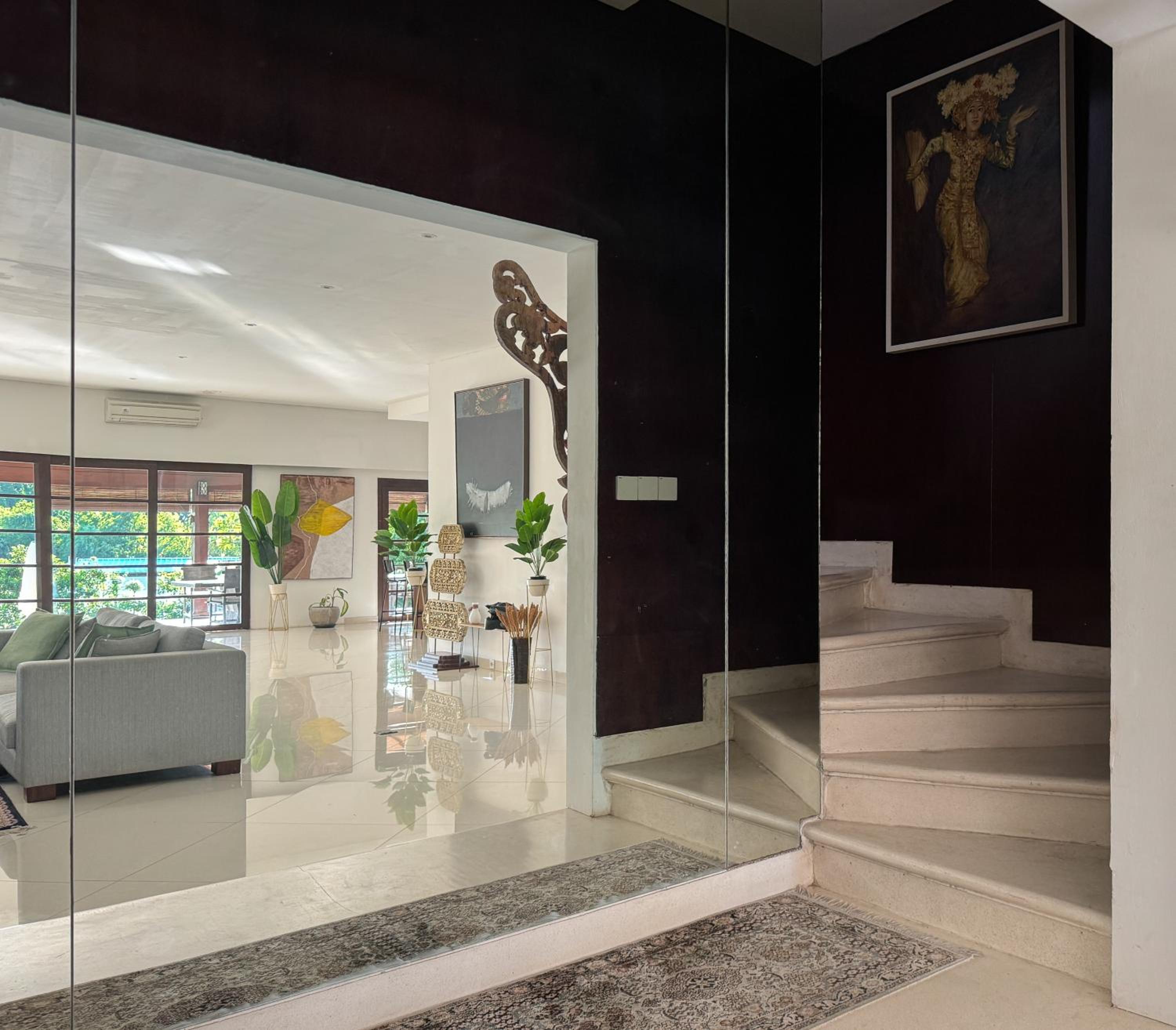 Luxury 4-Bedroom Pool Villa in Canggu - 7 mins to Beach