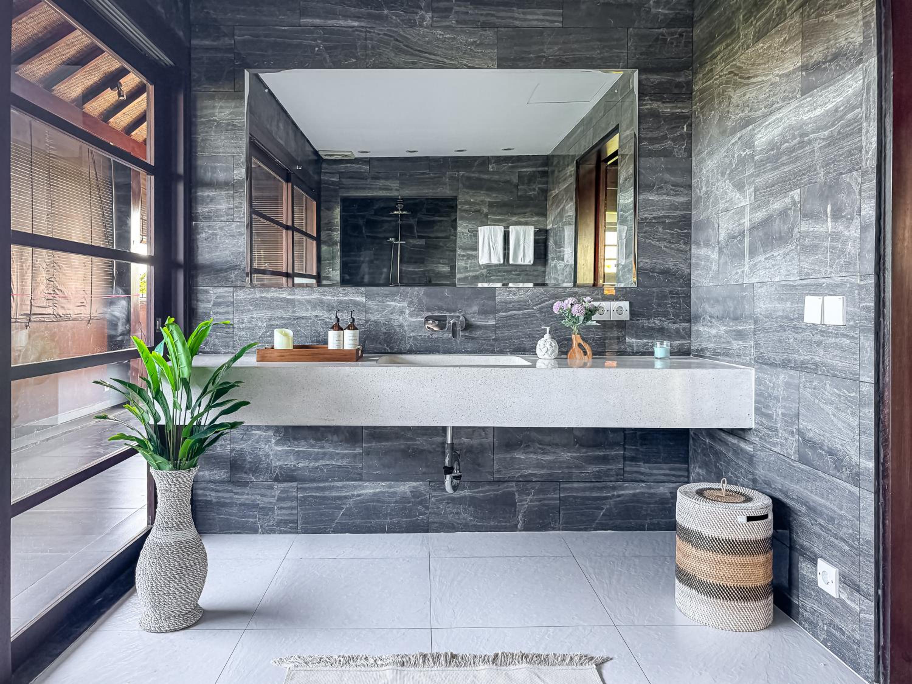 Luxury 4-Bedroom Pool Villa in Canggu - 7 mins to Beach