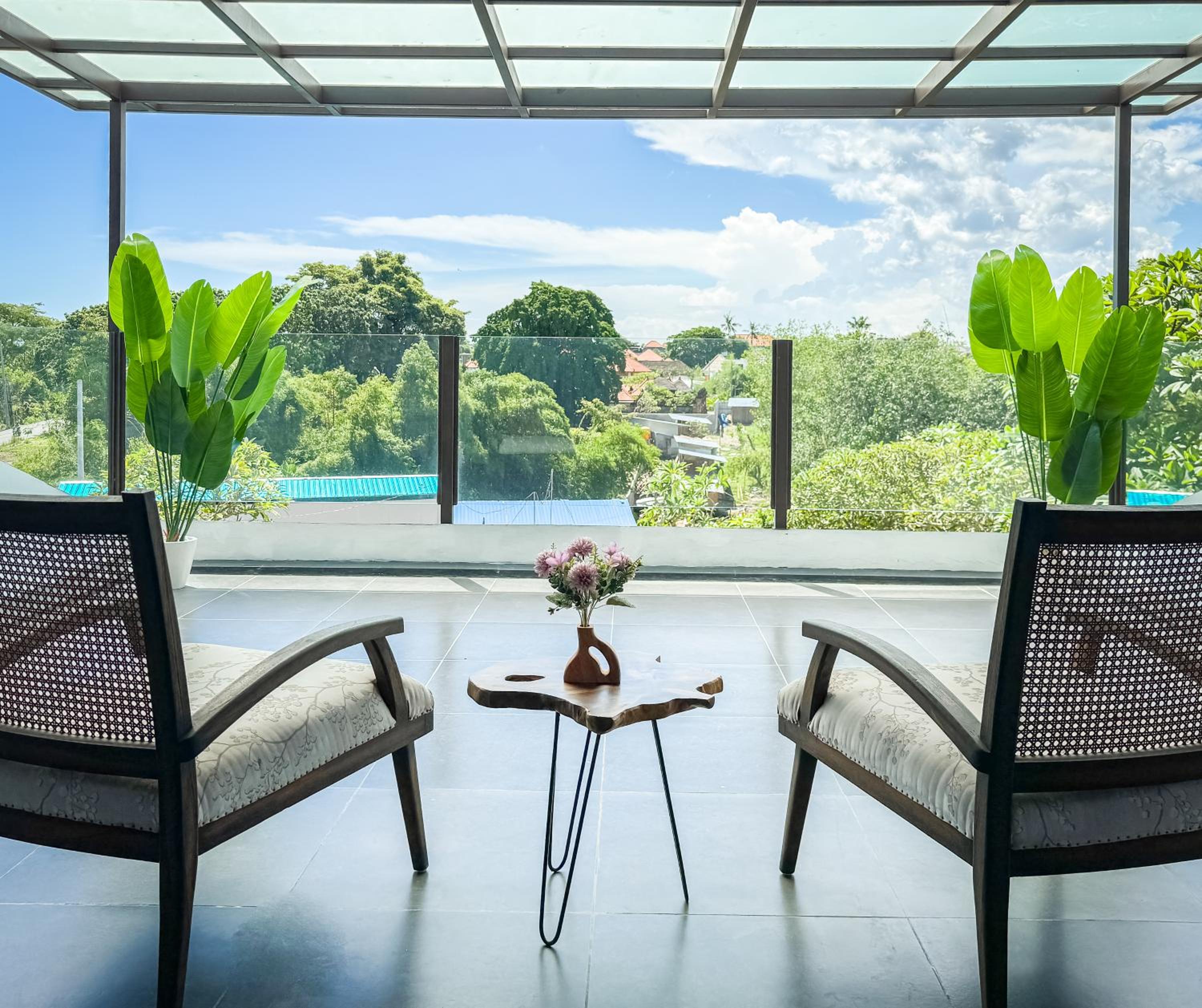 Luxury 4-Bedroom Pool Villa in Canggu - 7 mins to Beach