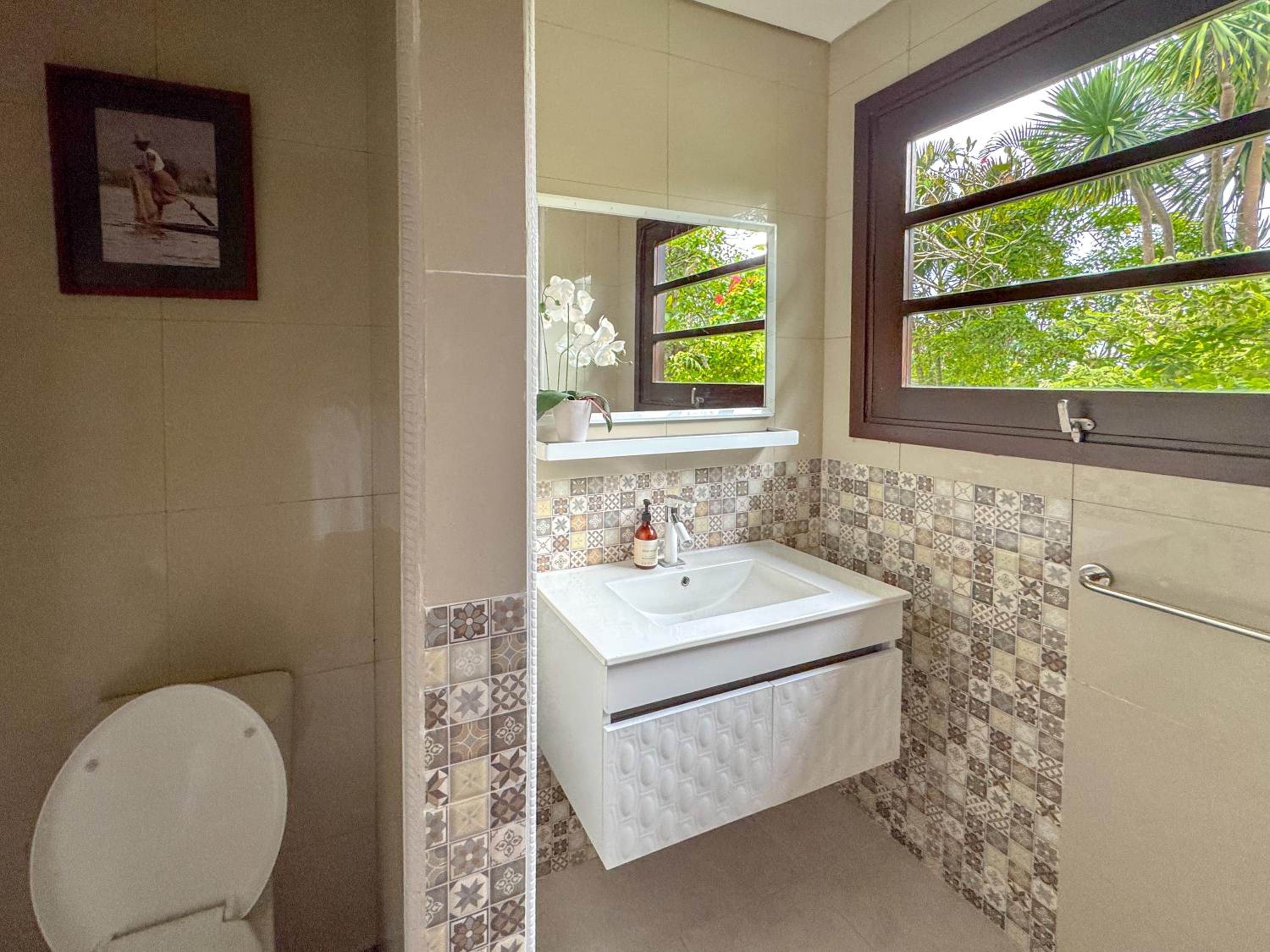 Luxury 4-Bedroom Pool Villa in Canggu - 7 mins to Beach