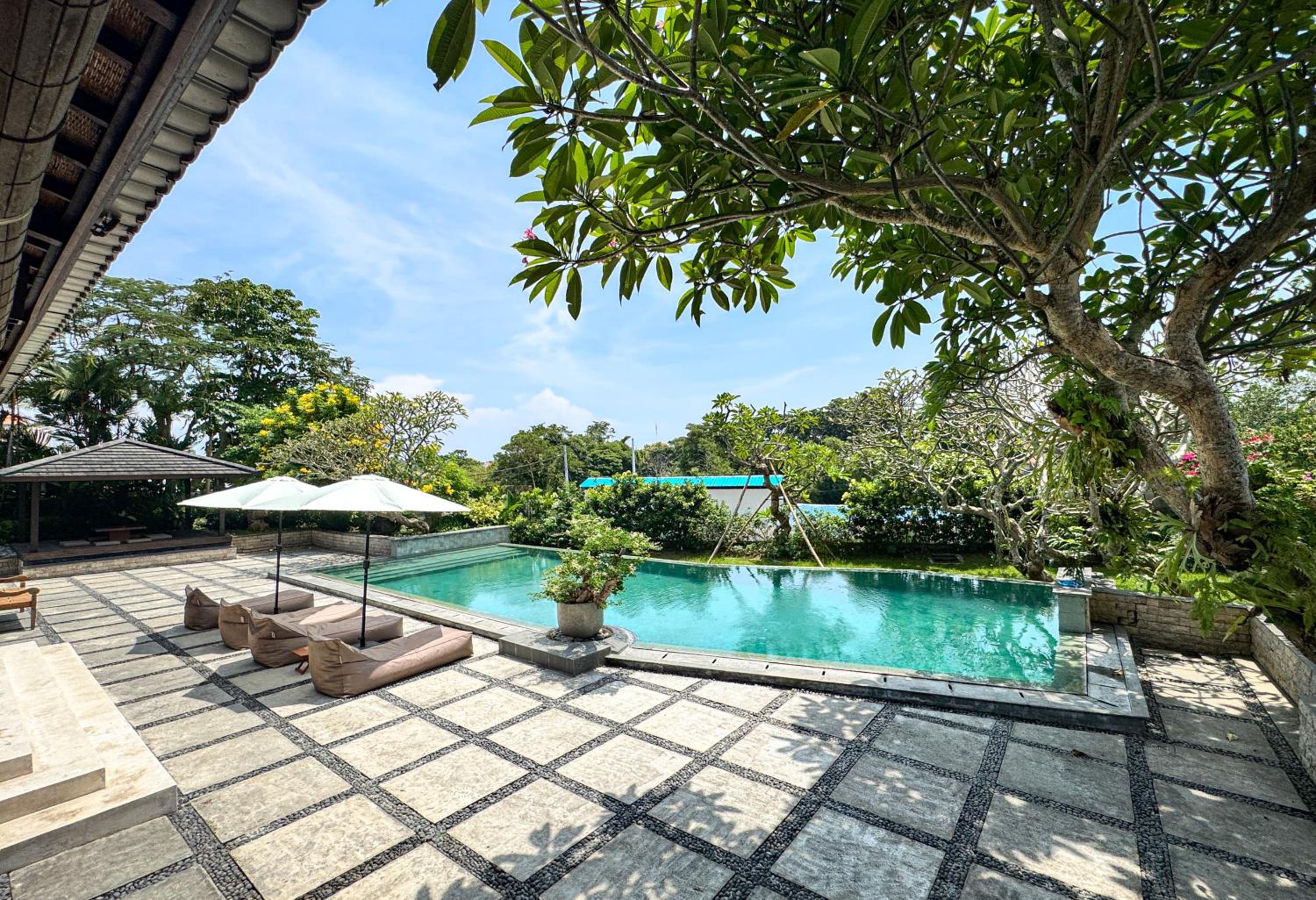 Luxury 4-Bedroom Pool Villa in Canggu - 7 mins to Beach