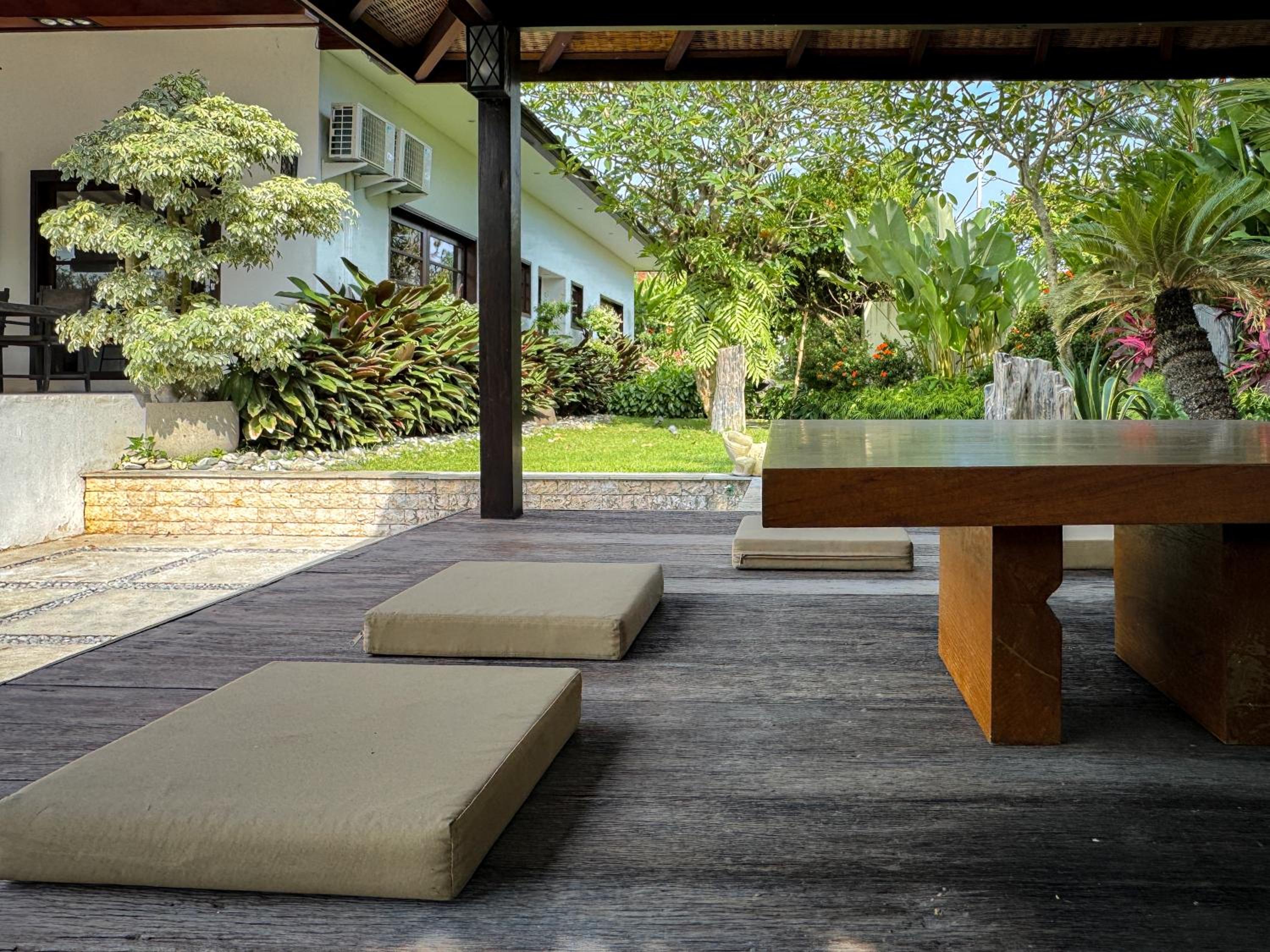 Luxury 4-Bedroom Pool Villa in Canggu - 7 mins to Beach
