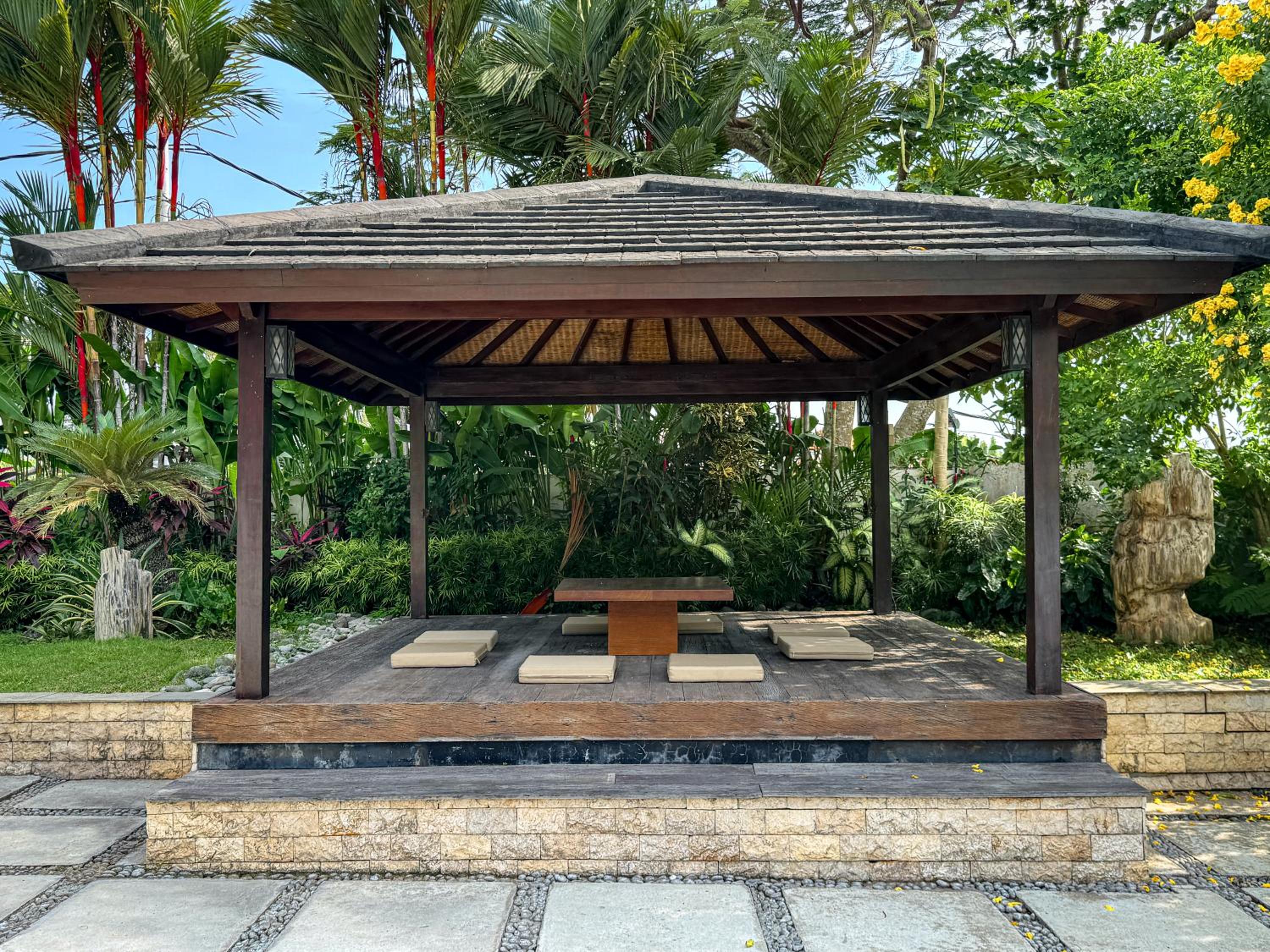 Luxury 4-Bedroom Pool Villa in Canggu - 7 mins to Beach