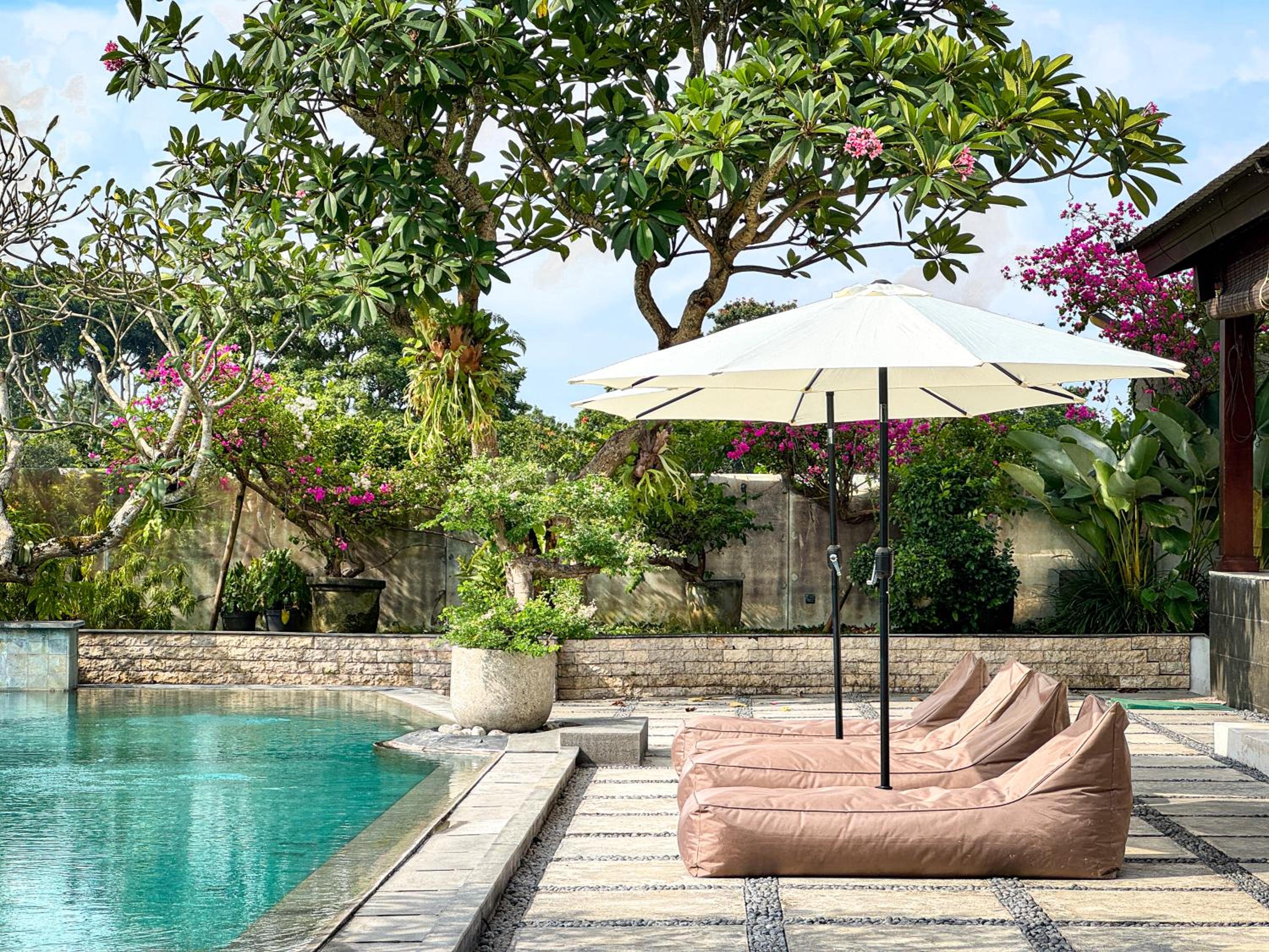 Luxury 4-Bedroom Pool Villa in Canggu - 7 mins to Beach