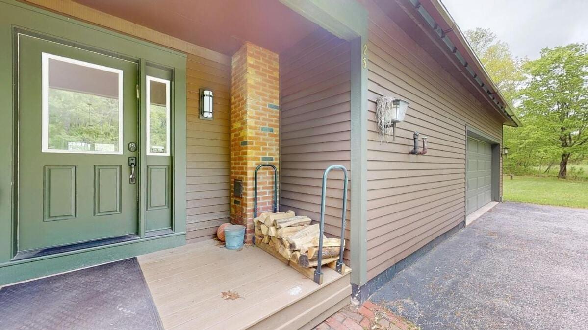 Sugar Hollow home