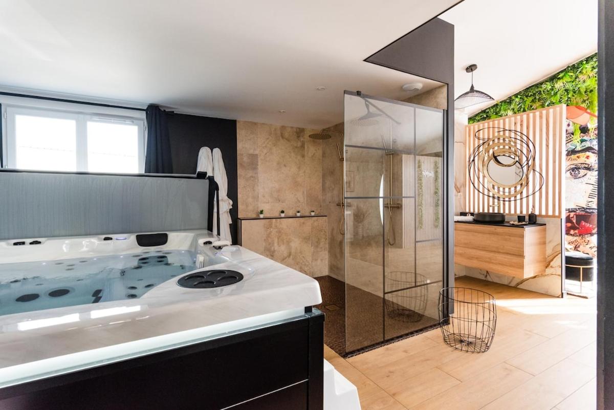 La Charmeuse, suite luxueuse romantique & spa