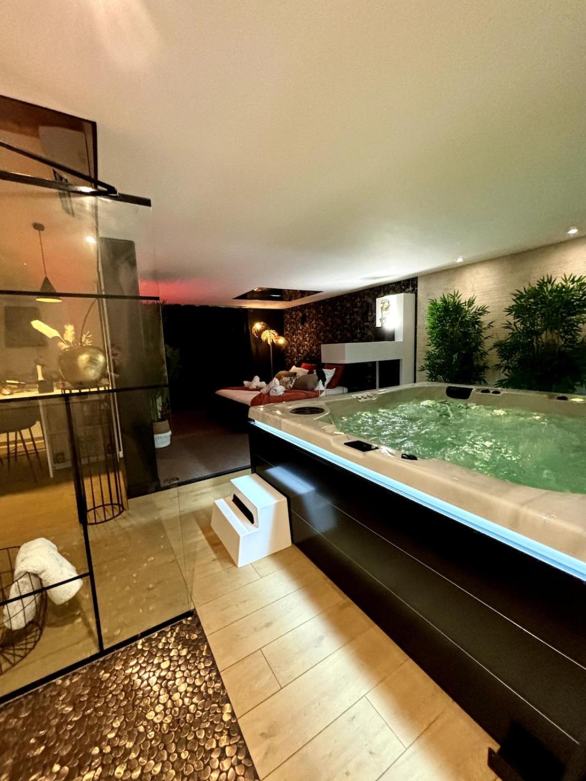 La Charmeuse, suite luxueuse romantique & spa
