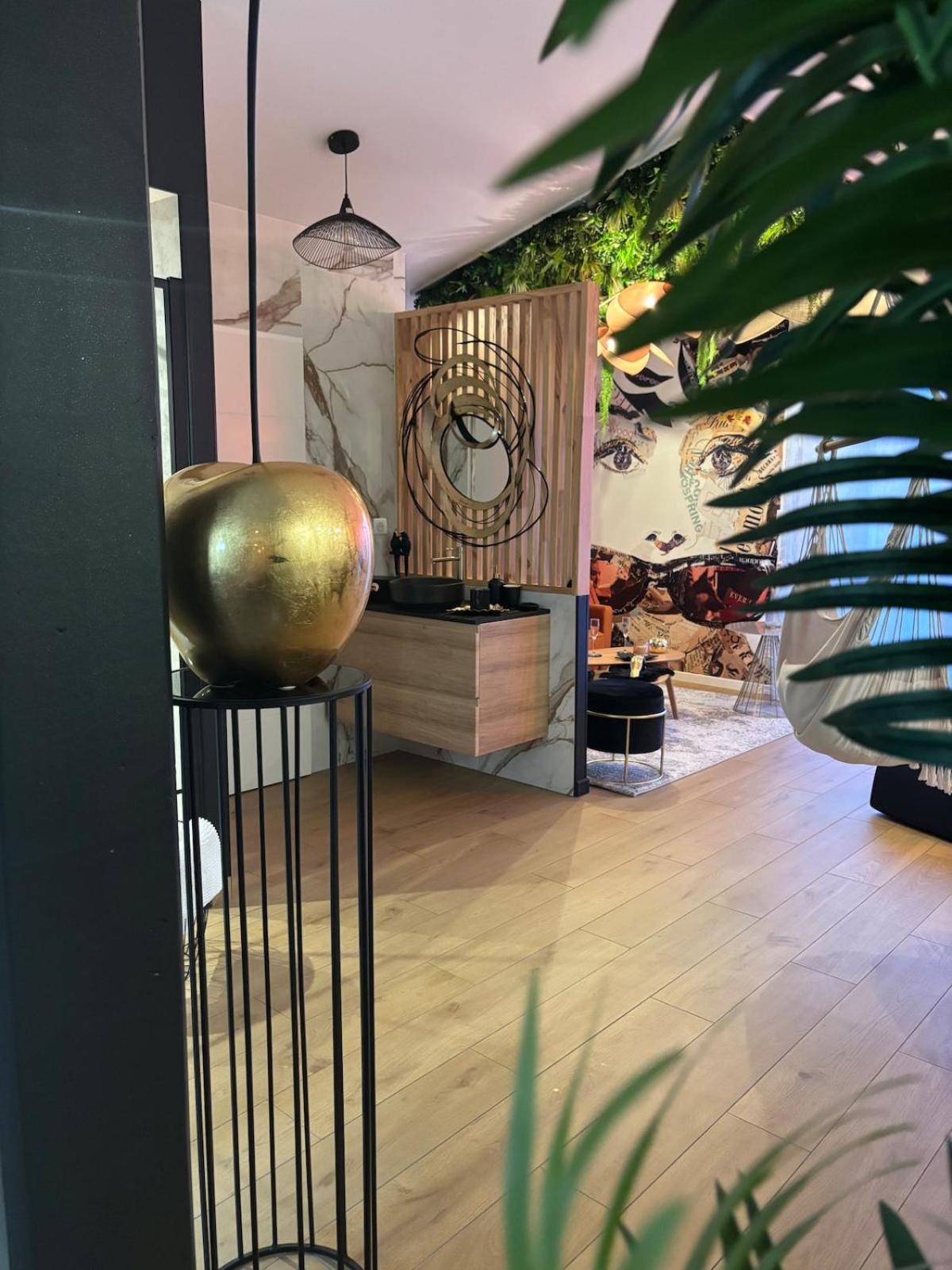 La Charmeuse, suite luxueuse romantique & spa