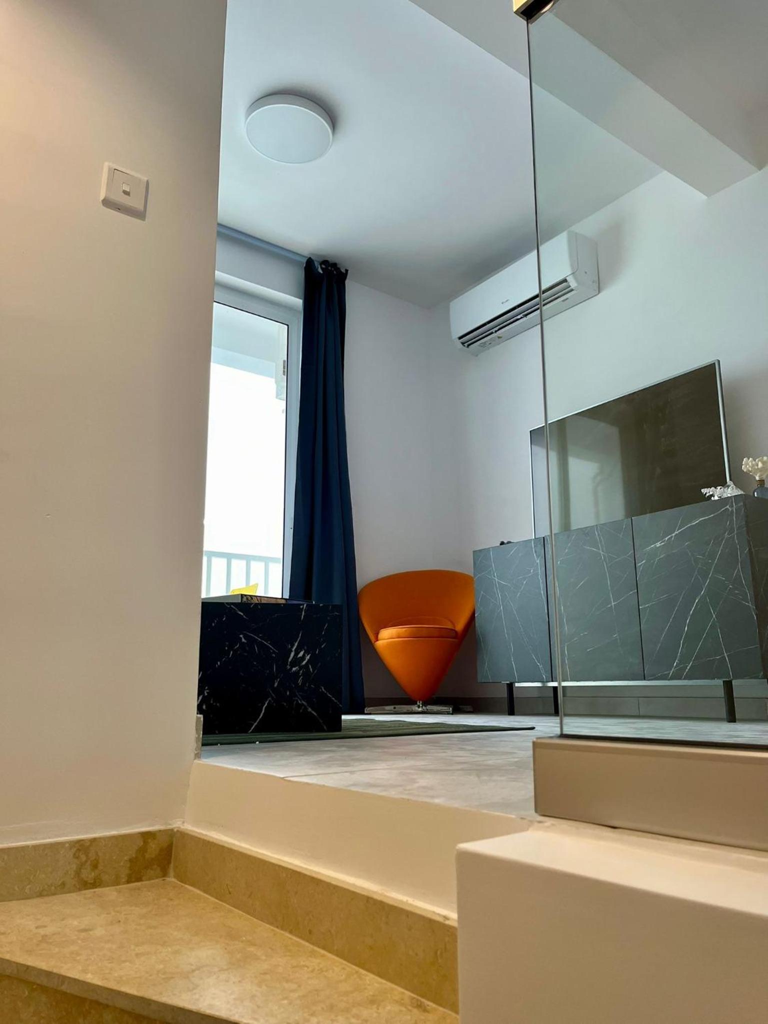 Sea View Duplex - Sliema Centre
