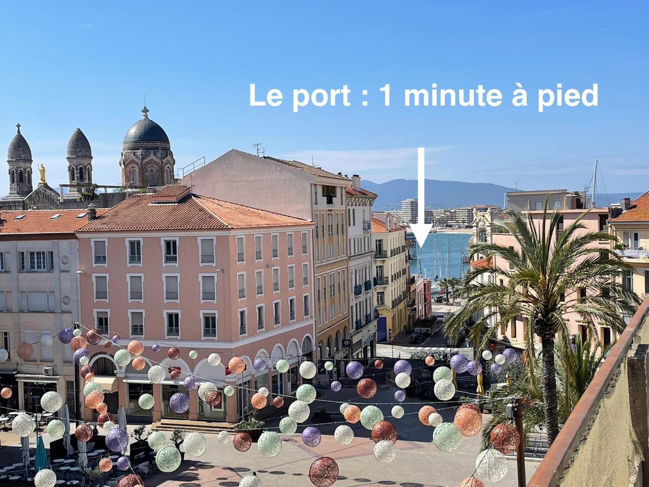 French Riviera centre ville plage port balcon panoramique et Clim