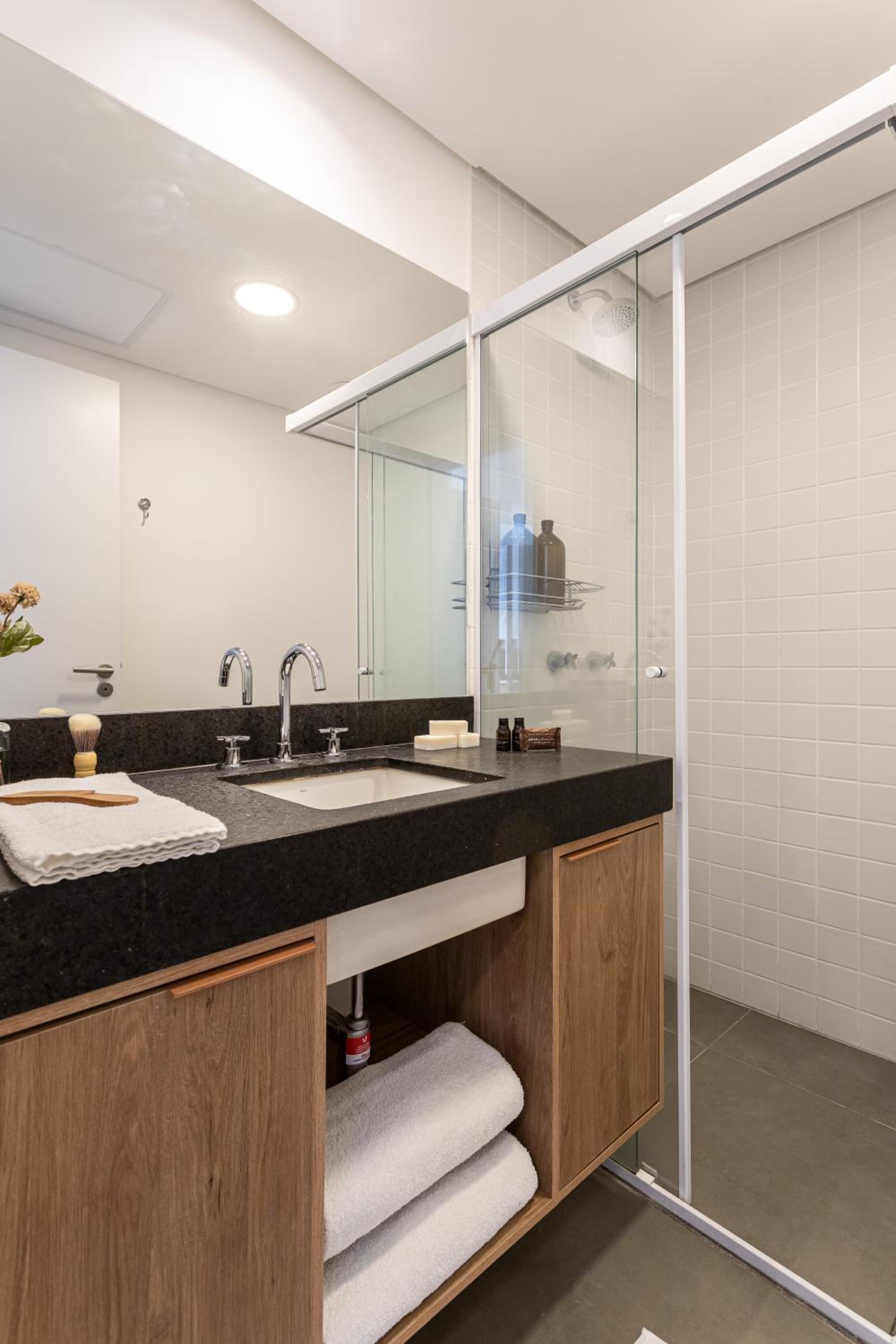 Onze22 by Viva - Estúdios Modernos a 400m do Metrô Vila Madalena com Piscina no Rooftop