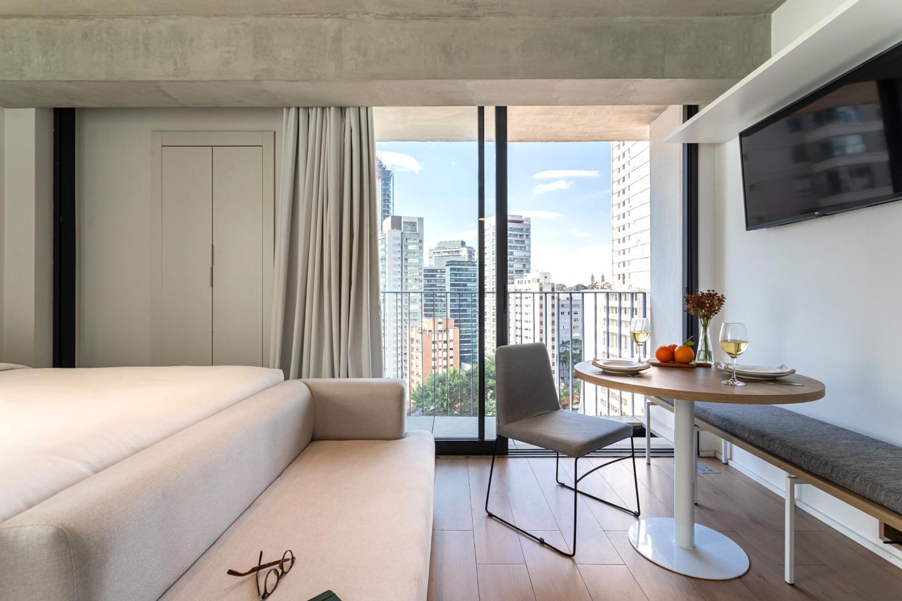 Onze22 by Viva - Estúdios Modernos a 400m do Metrô Vila Madalena com Piscina no Rooftop