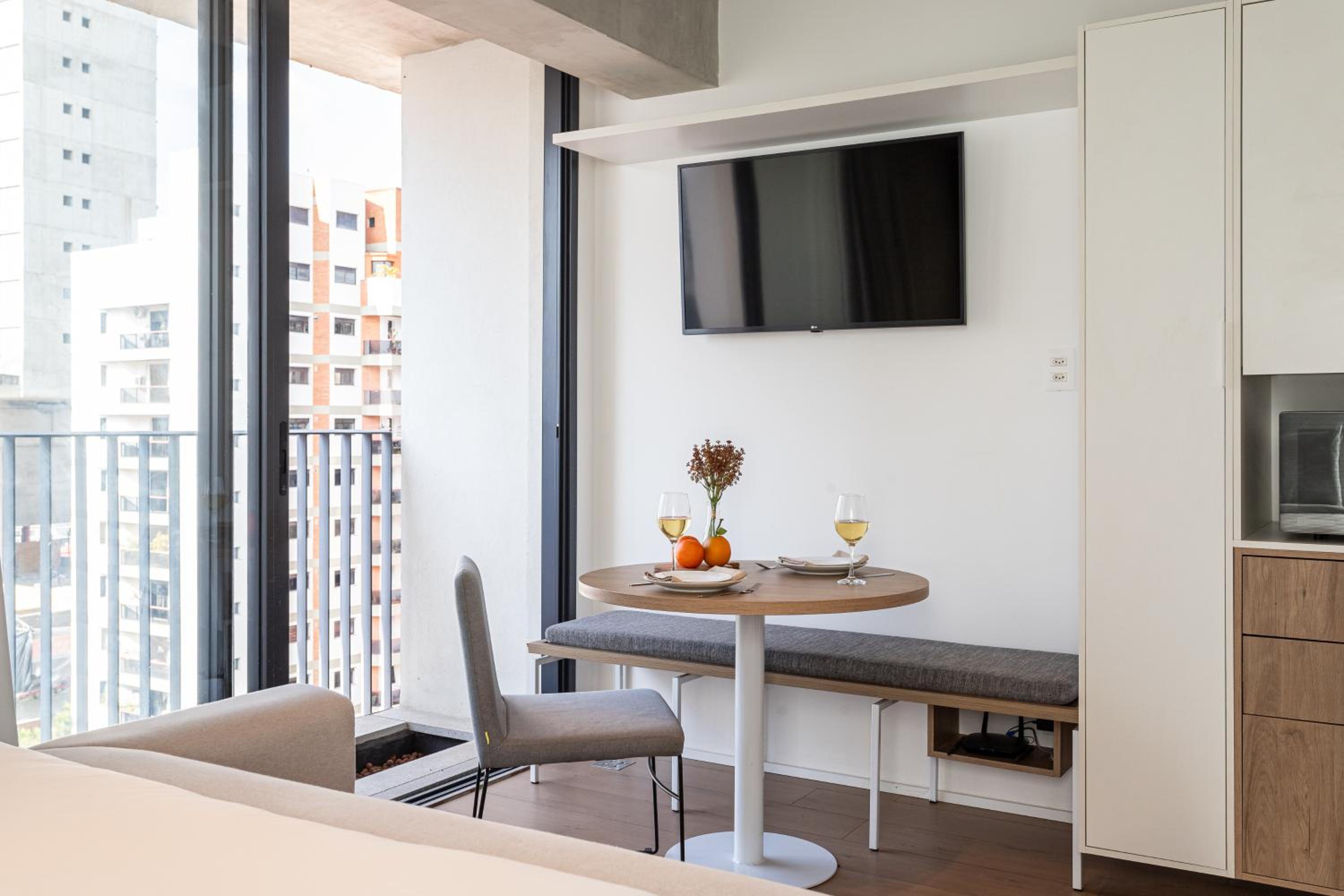 Onze22 by Viva - Estúdios Modernos a 400m do Metrô Vila Madalena com Piscina no Rooftop
