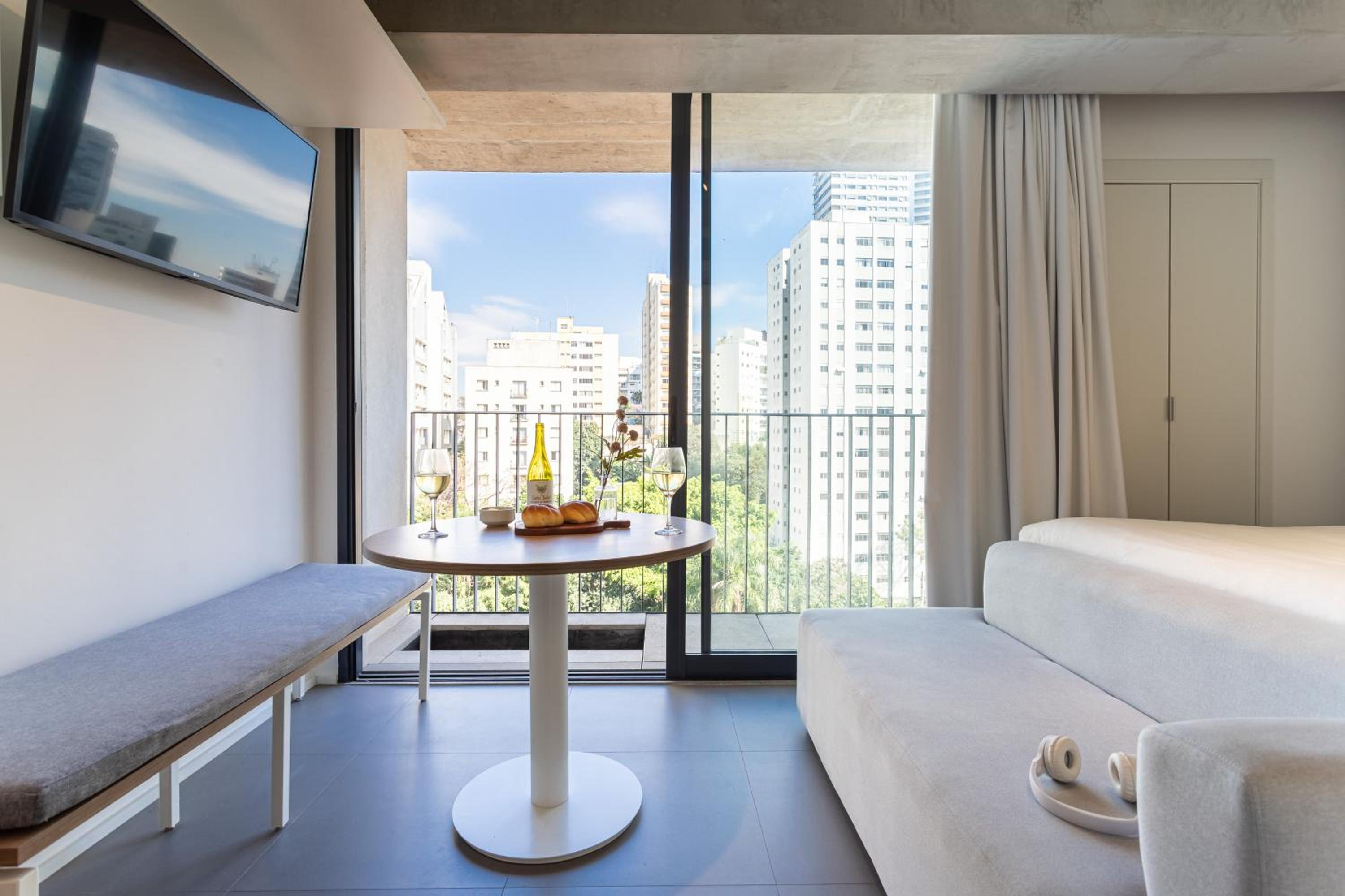 Onze22 by Viva - Estúdios Modernos a 400m do Metrô Vila Madalena com Piscina no Rooftop