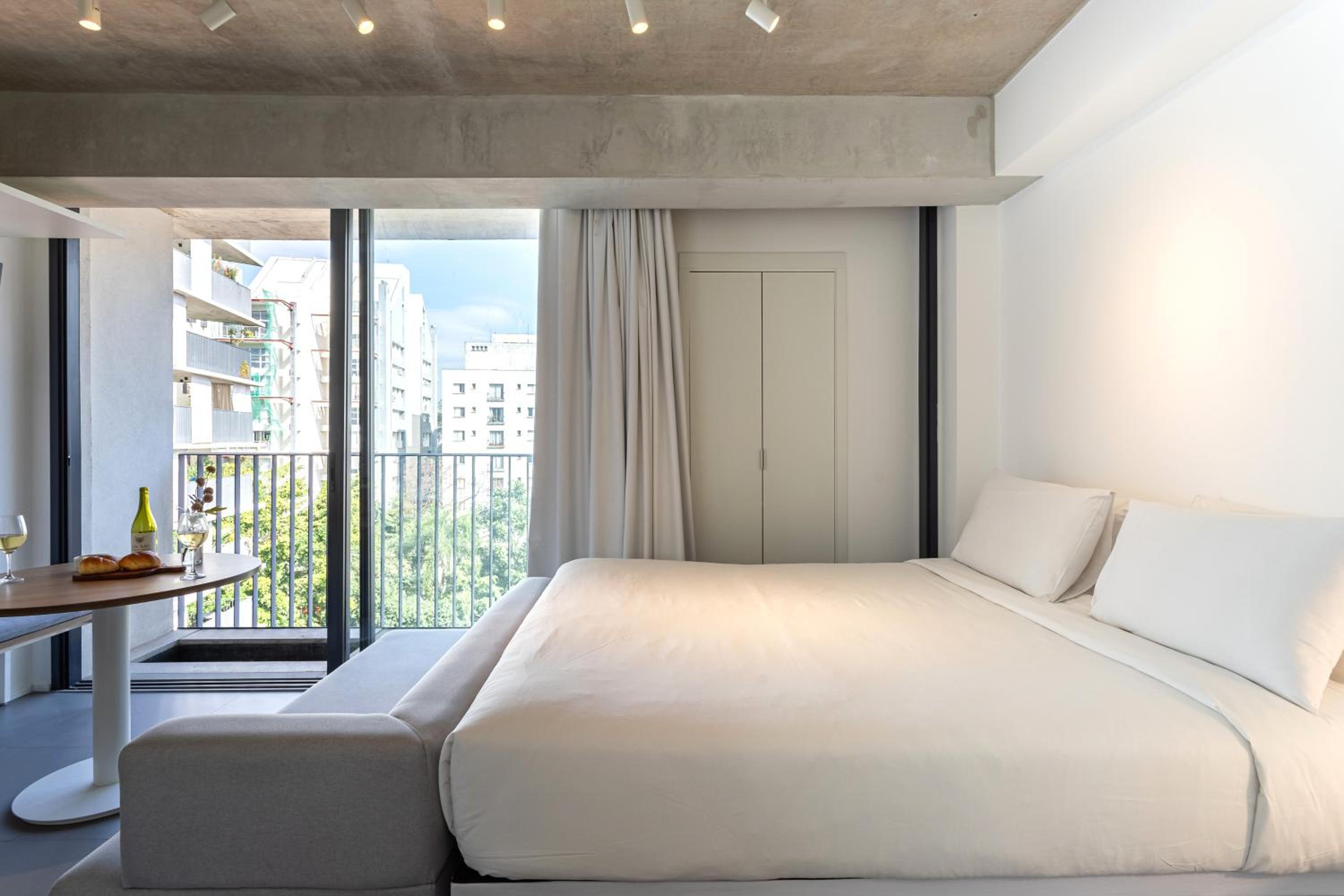 Onze22 by Viva - Estúdios Modernos a 400m do Metrô Vila Madalena com Piscina no Rooftop
