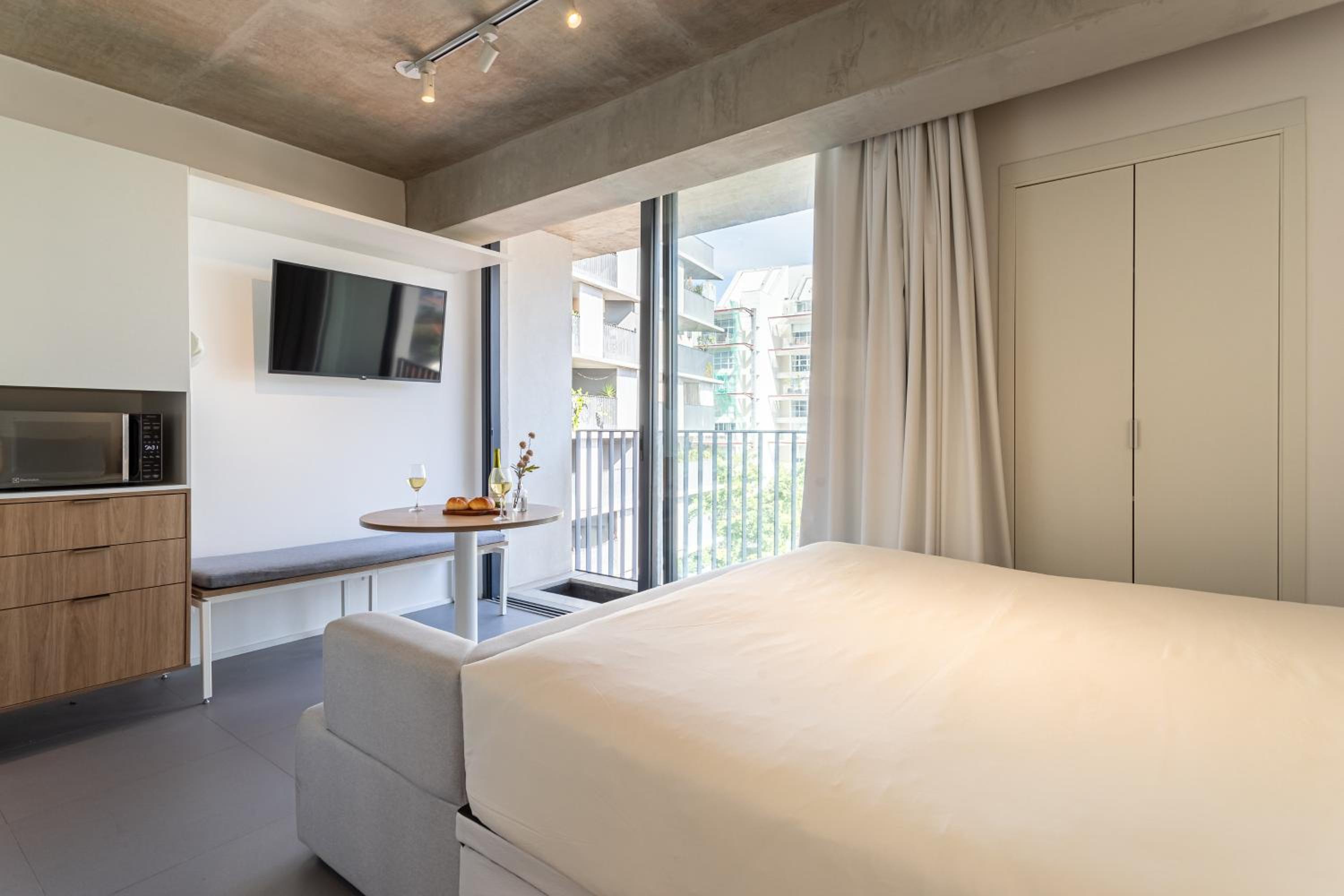 Onze22 by Viva - Estúdios Modernos a 400m do Metrô Vila Madalena com Piscina no Rooftop