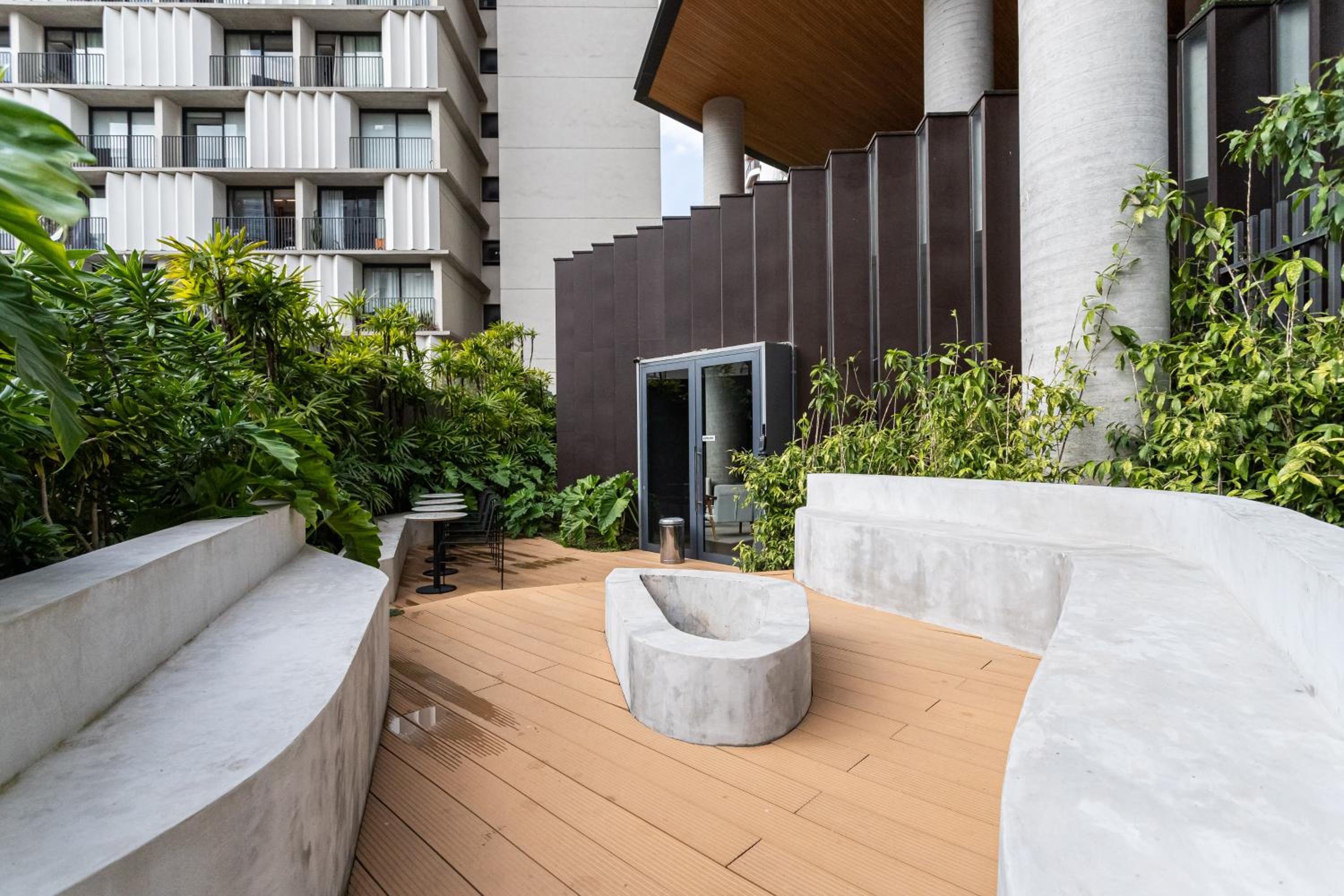 Onze22 by Viva - Estúdios Modernos a 400m do Metrô Vila Madalena com Piscina no Rooftop
