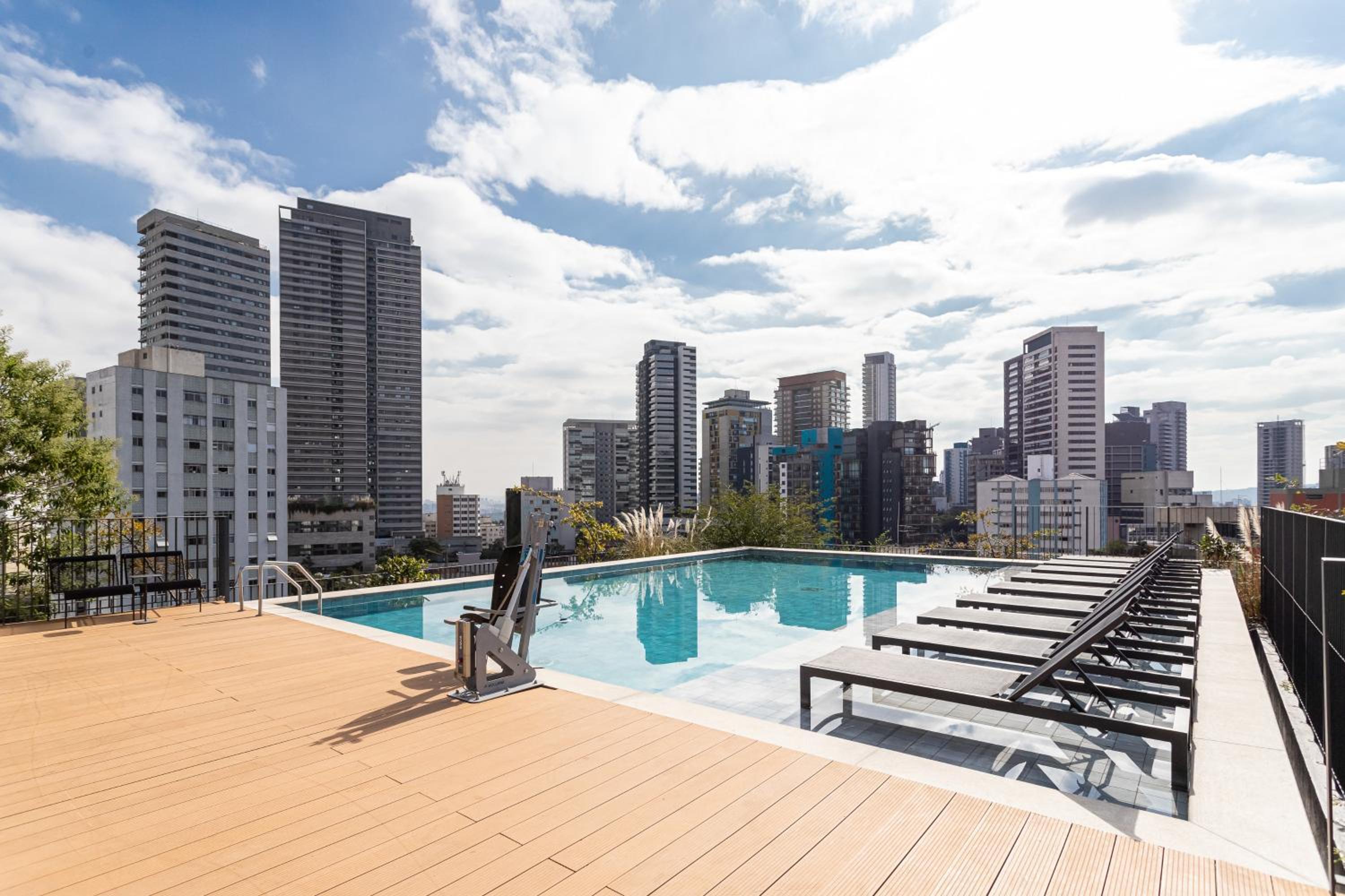 Onze22 by Viva - Estúdios Modernos a 400m do Metrô Vila Madalena com Piscina no Rooftop
